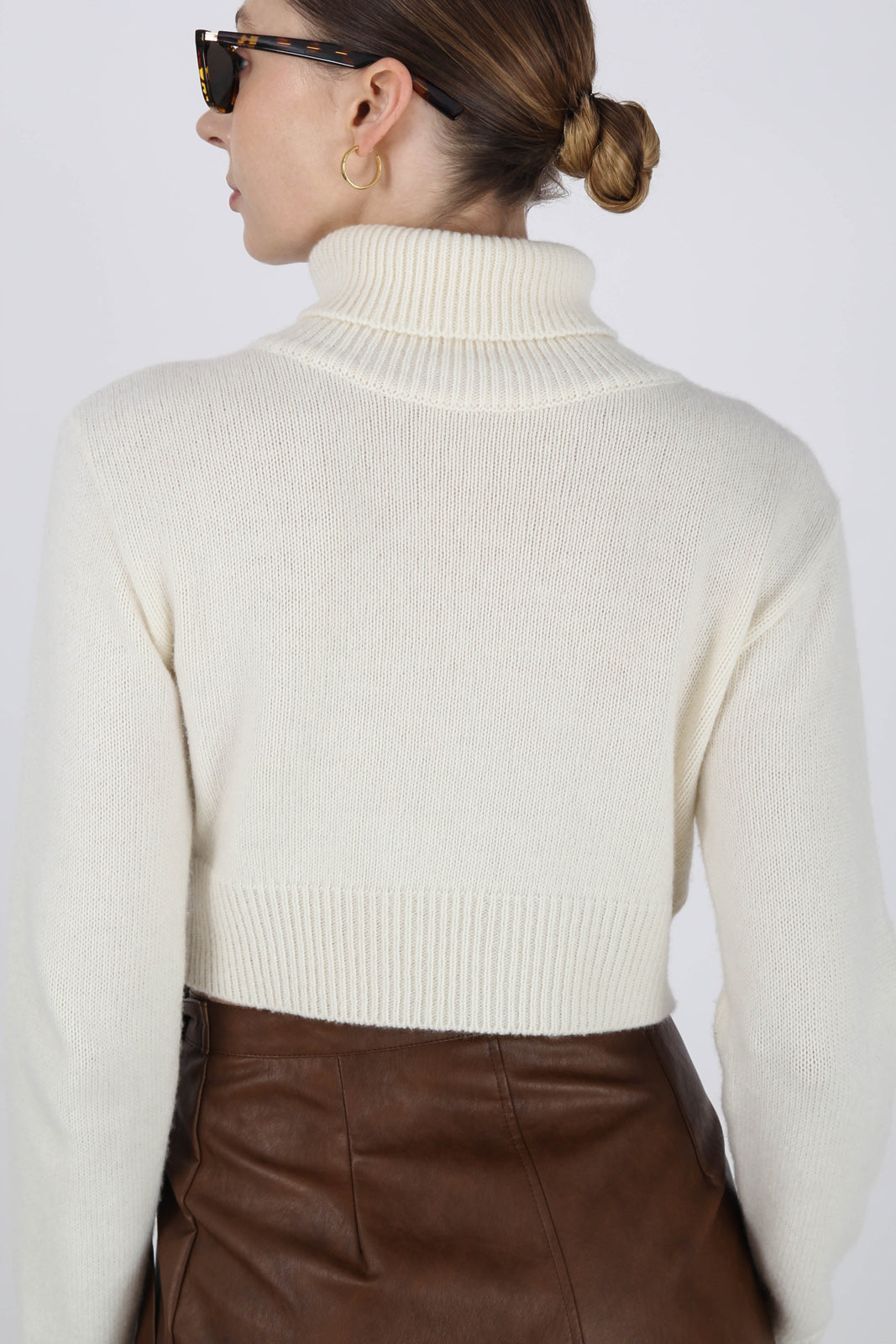 Ivory wool cropped turtleneck jumper_4