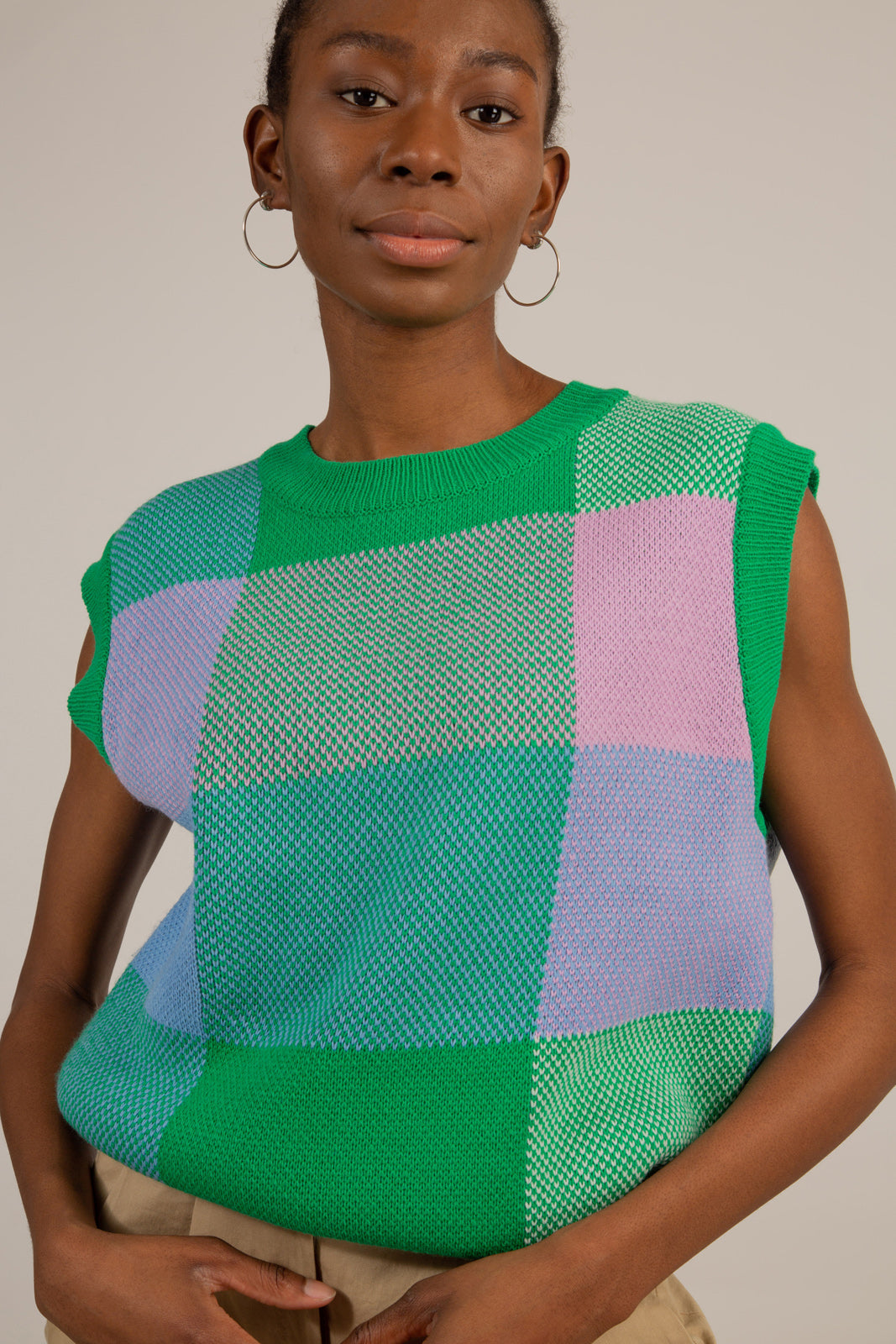 Green blue and pink giant check sweater vest_4
