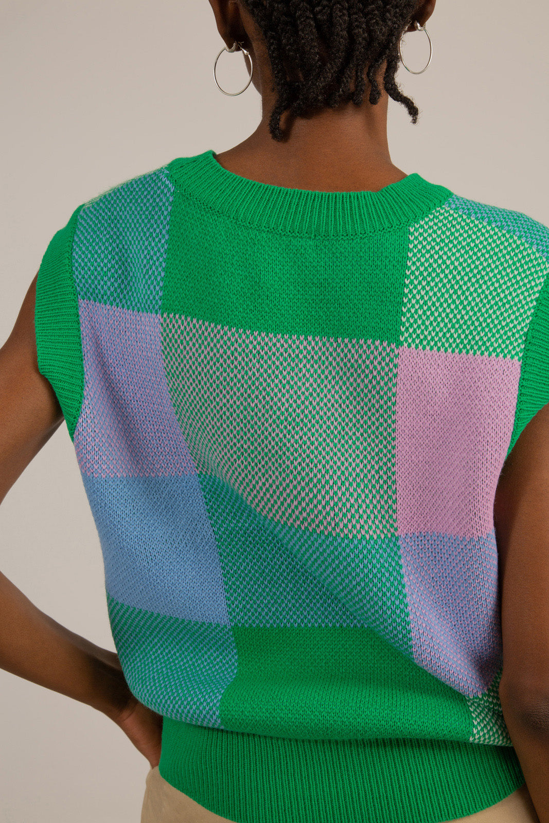Green blue and pink giant check sweater vest_8