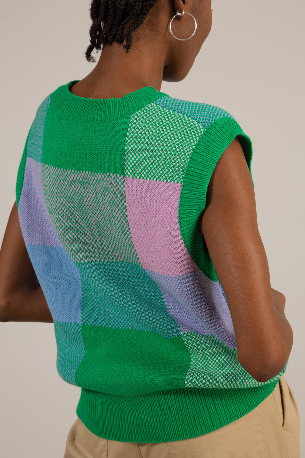Green blue and pink giant check sweater vest_7