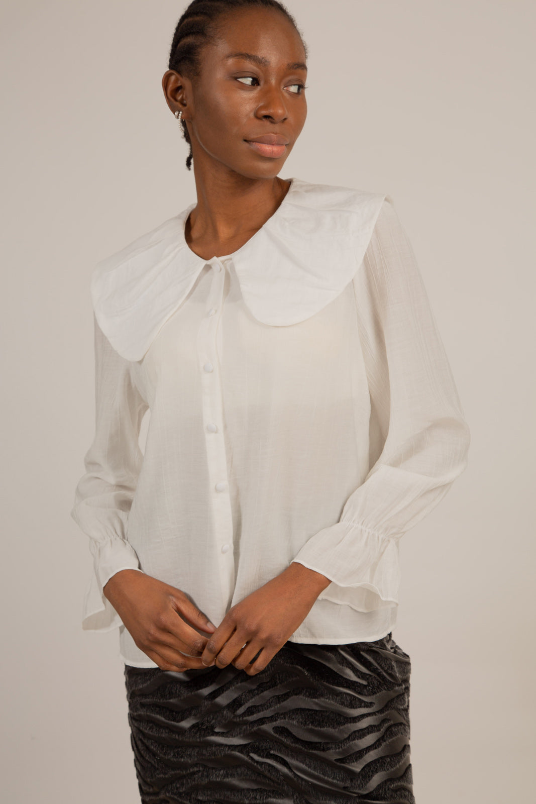 White large collar blouse_2