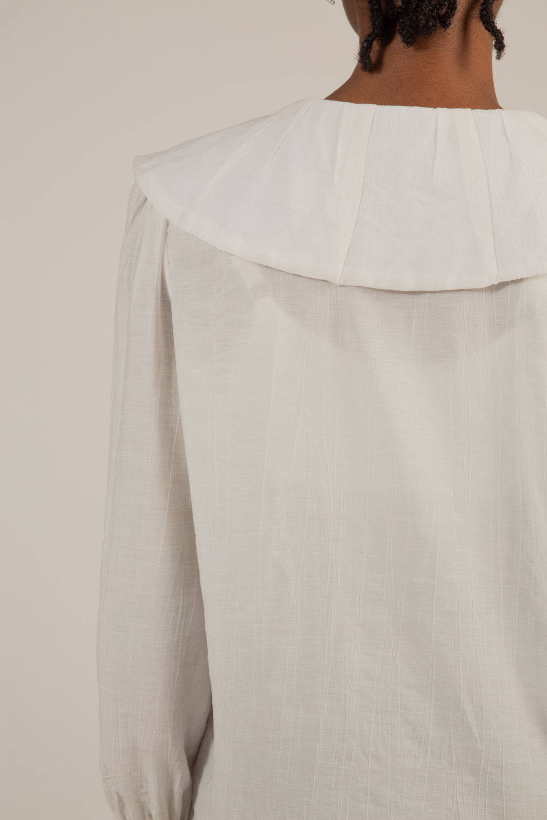 White large collar blouse_10