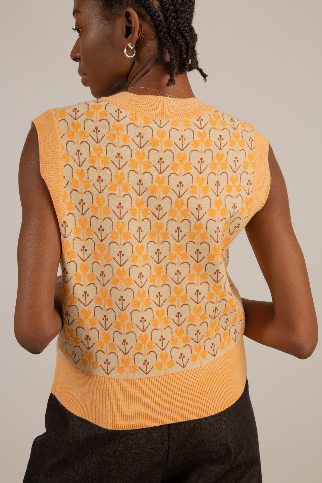 Orange and brown mod floral sweater vest_4