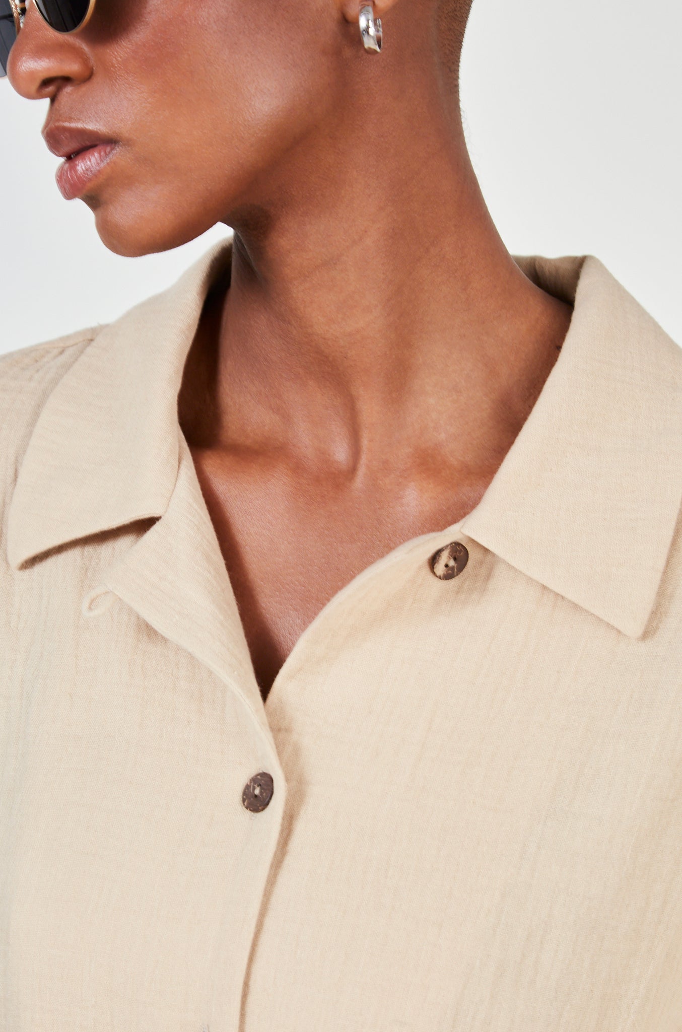 Beige relaxed collar drawstring romper_6