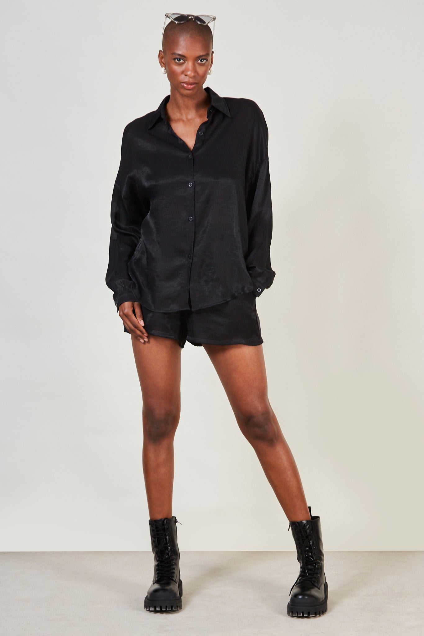 Black long sleeved gauzy shirt_7