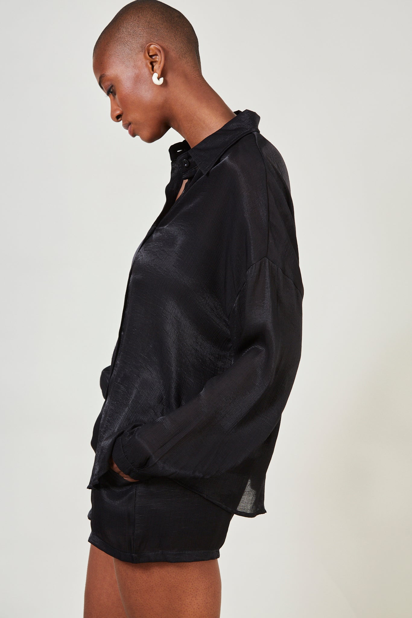 Black long sleeved gauzy shirt_3