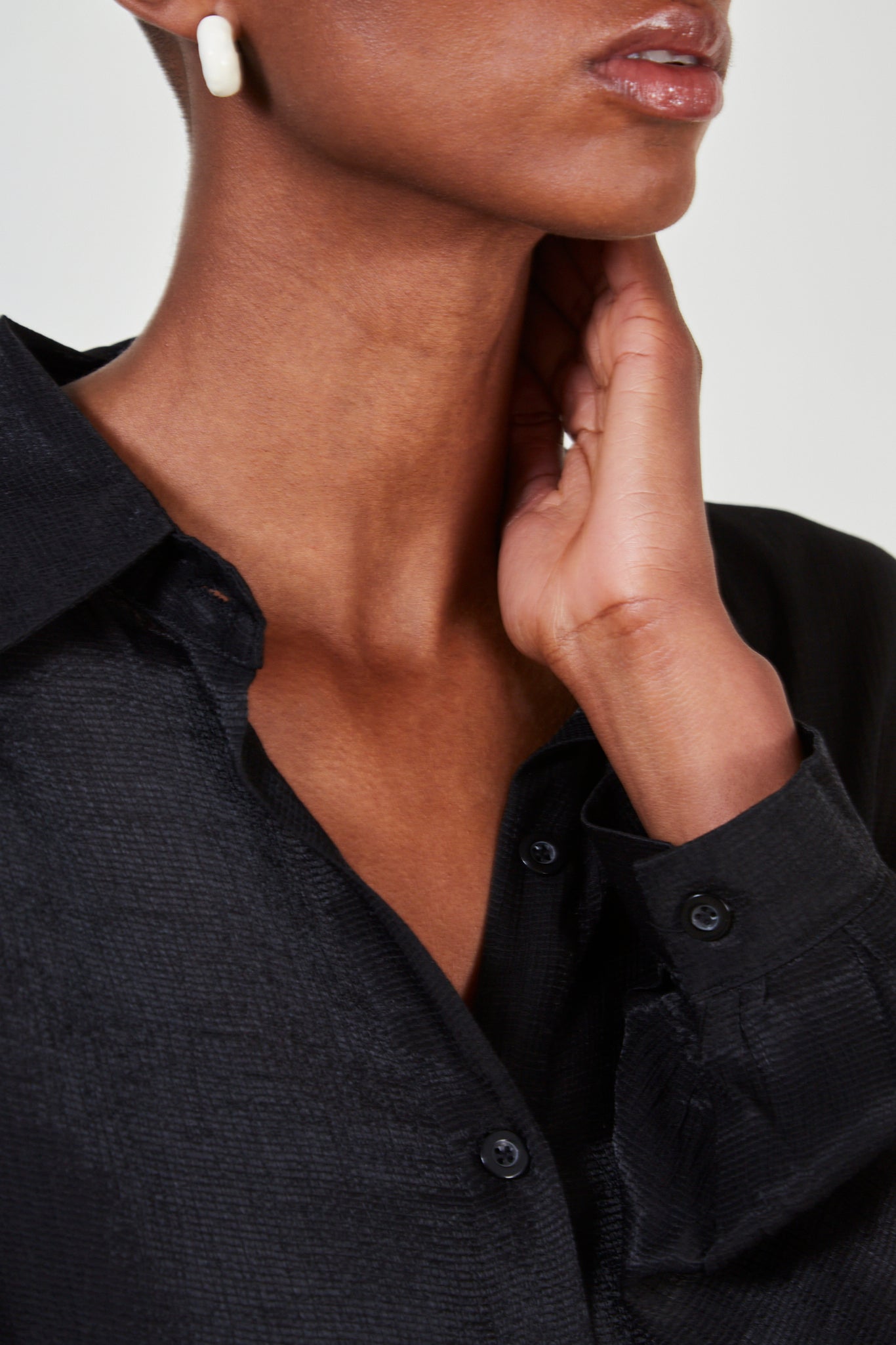 Black long sleeved gauzy shirt_8