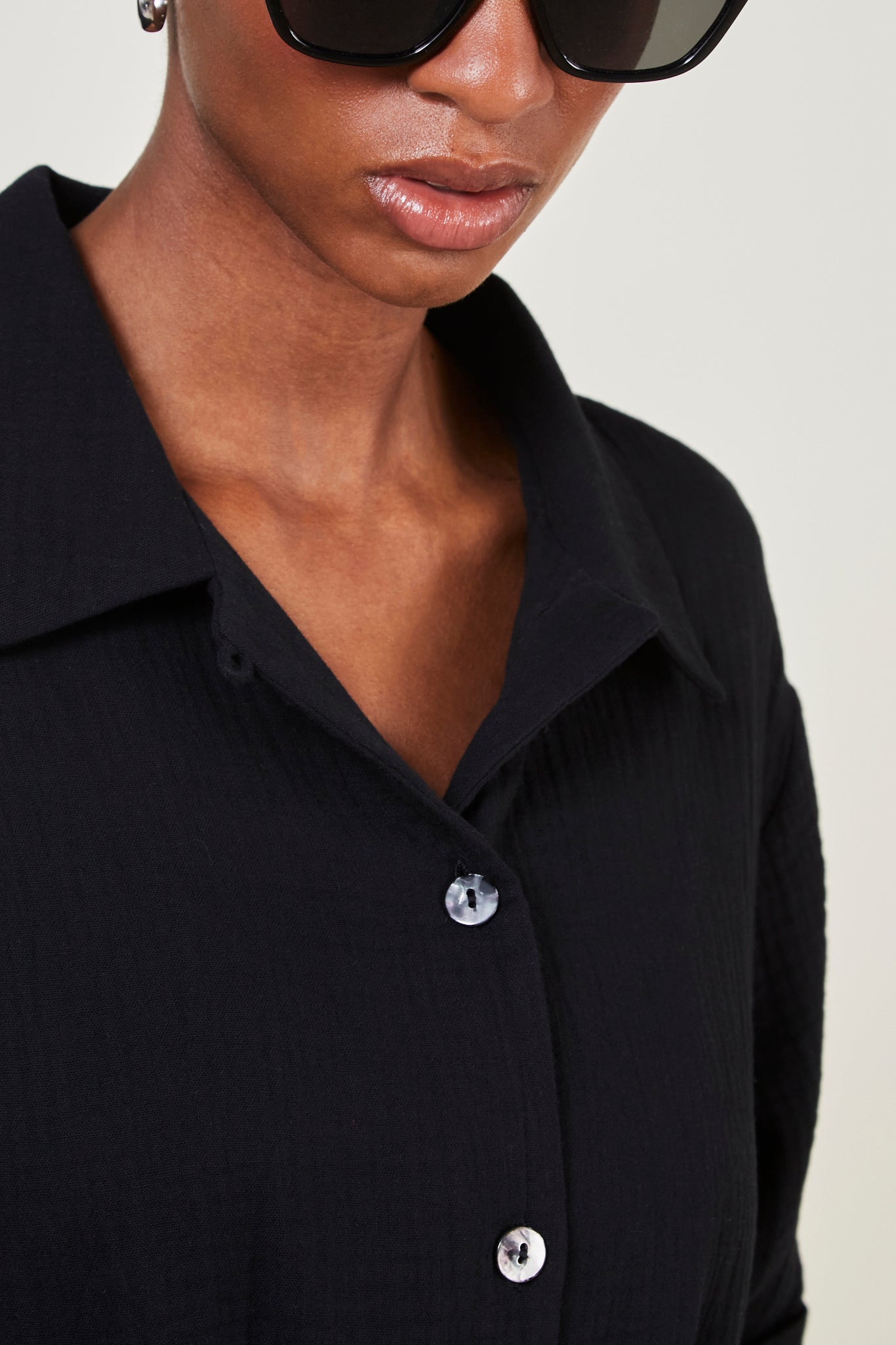 Black relaxed collar drawstring romper_5