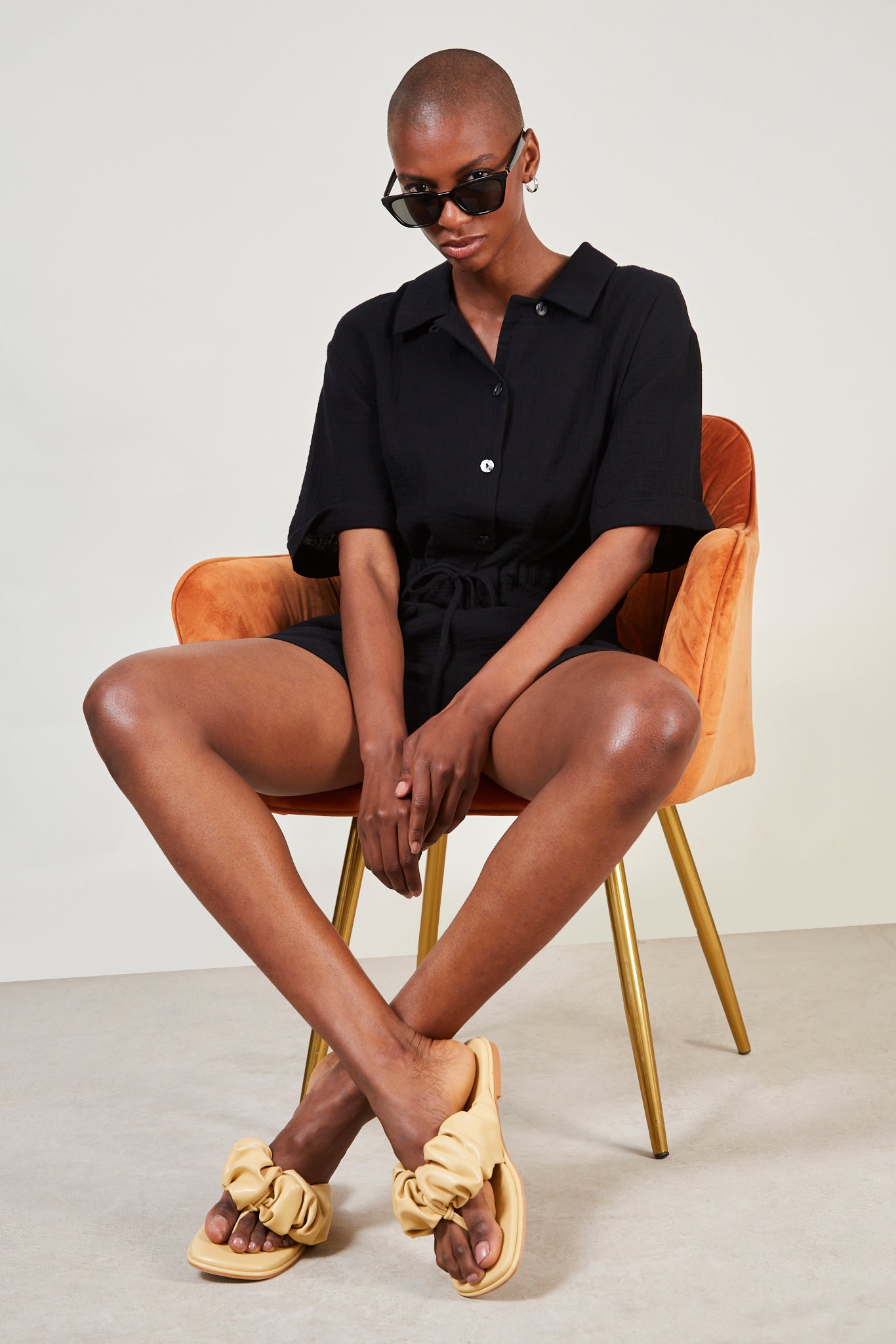 Black relaxed collar drawstring romper_2