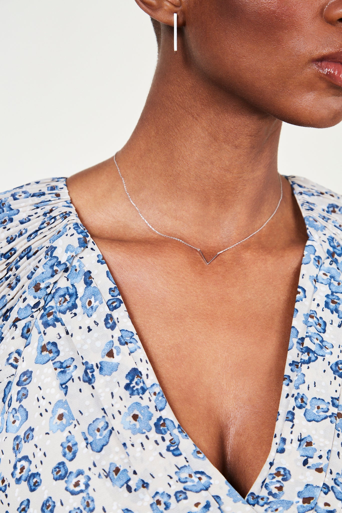 Ivory and blue floral print V neck dress_6