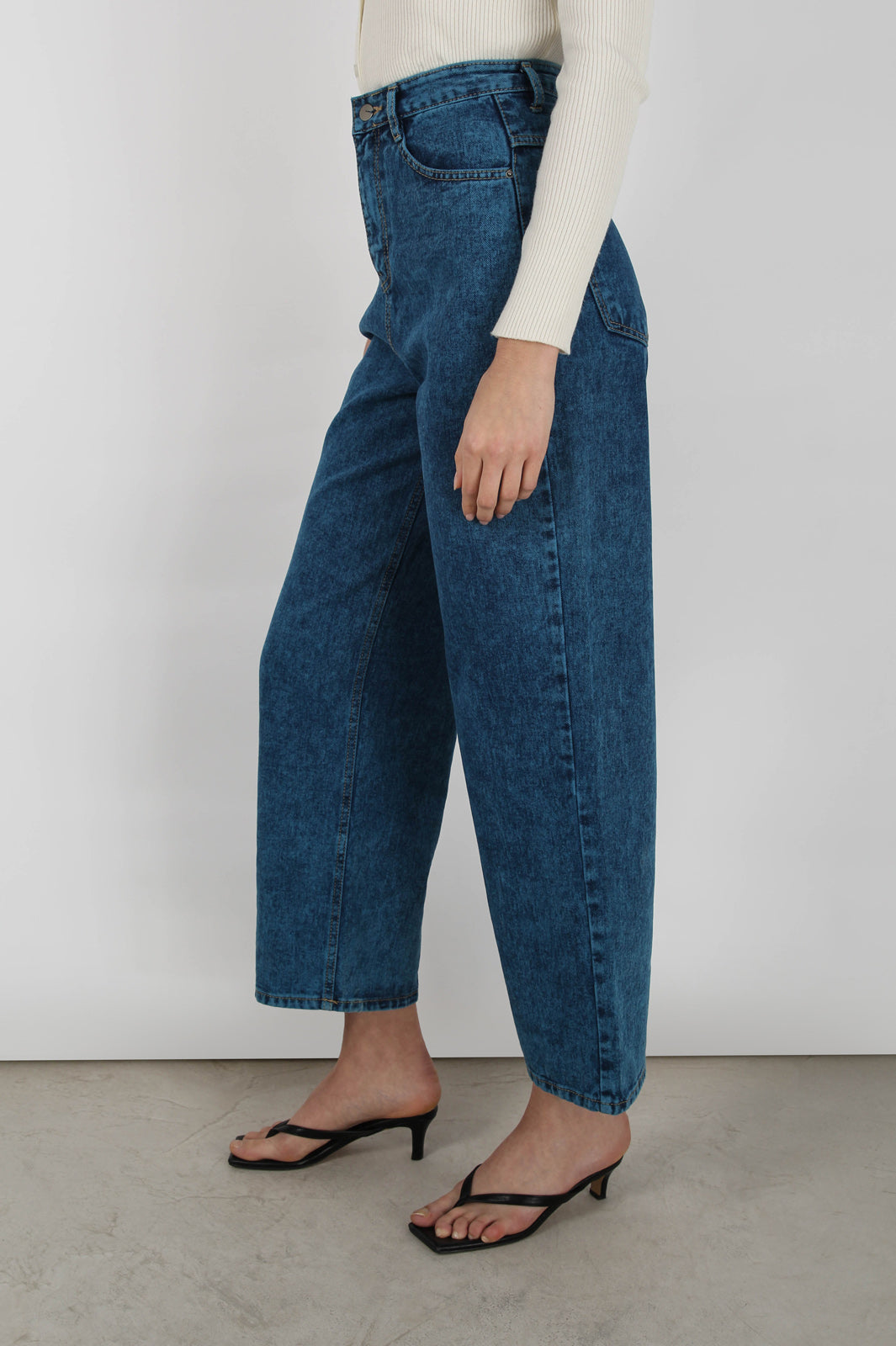 Deep blue stone wash wide leg jeans_5