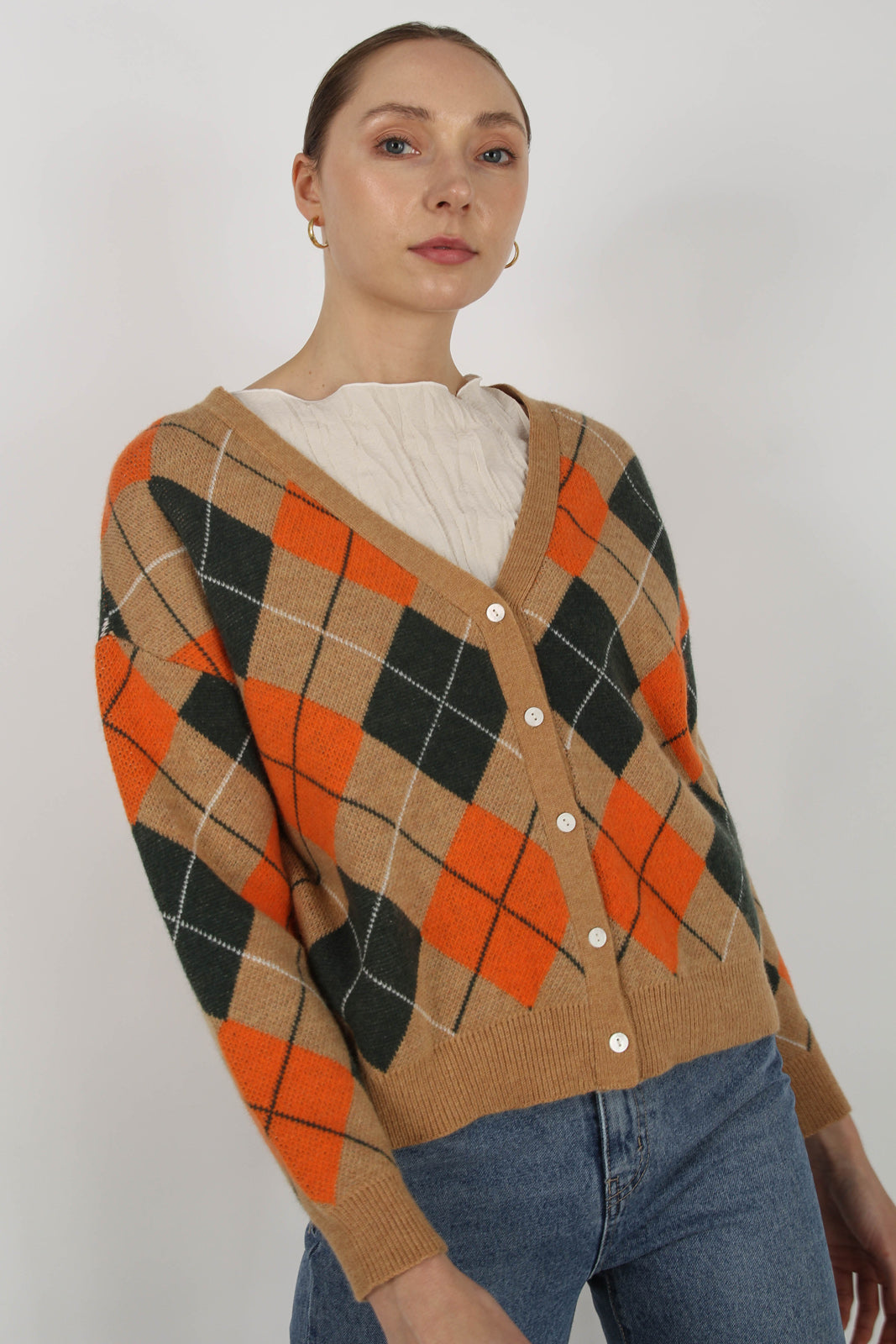 Beige and orange argyle V neck cardigan_5