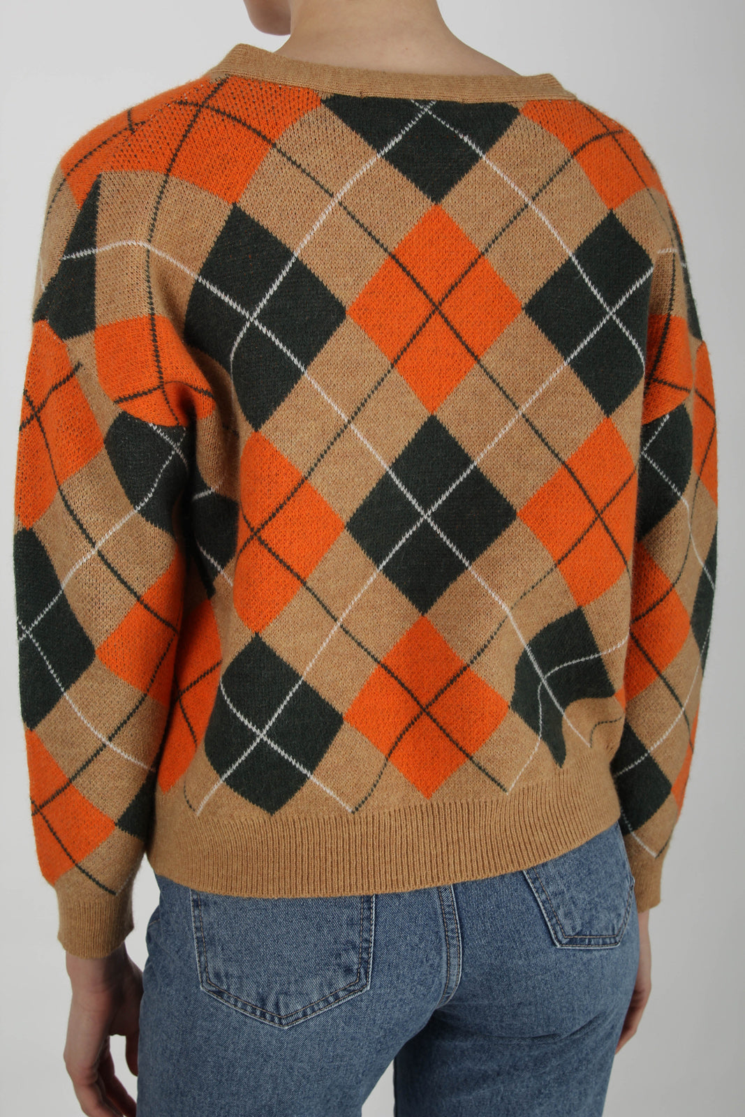 Beige and orange argyle V neck cardigan_3