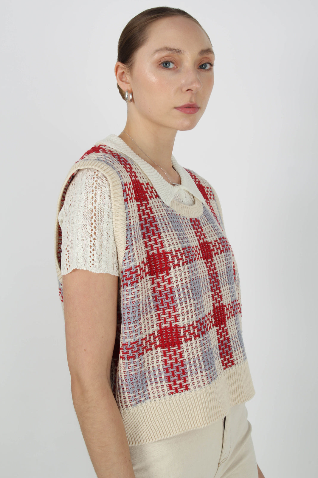 Ivory and red cross check sweater vest_4