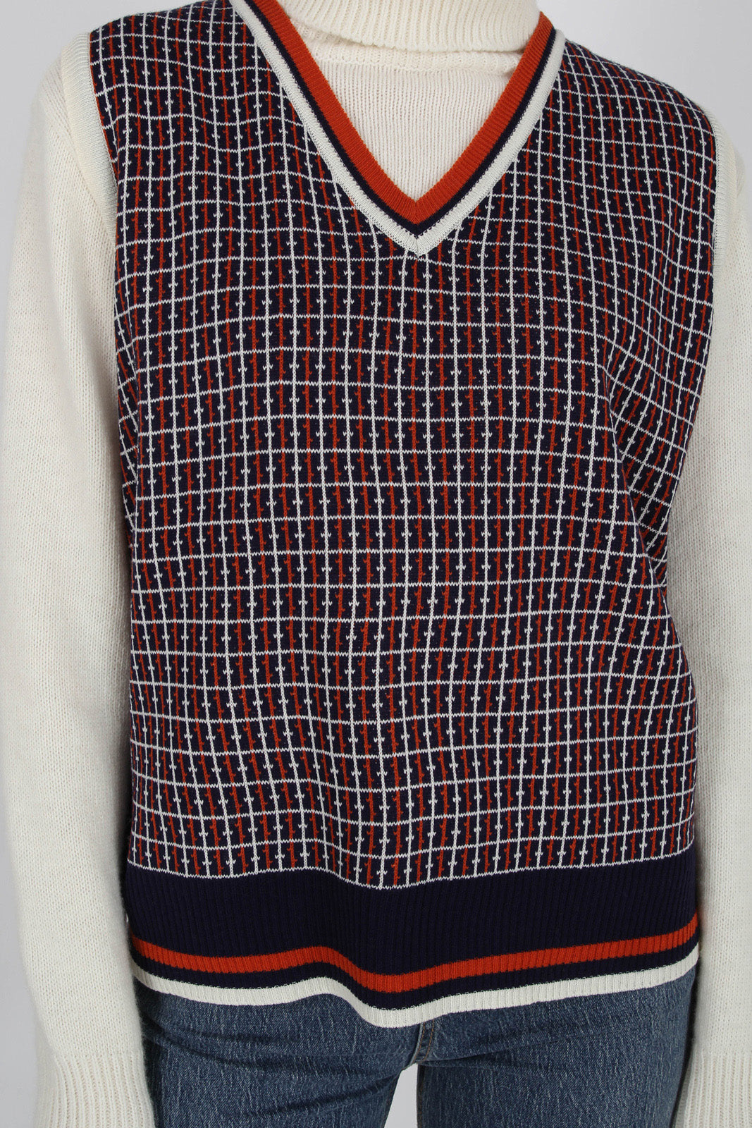 Navy and orange graphic V neck sweater vest_7