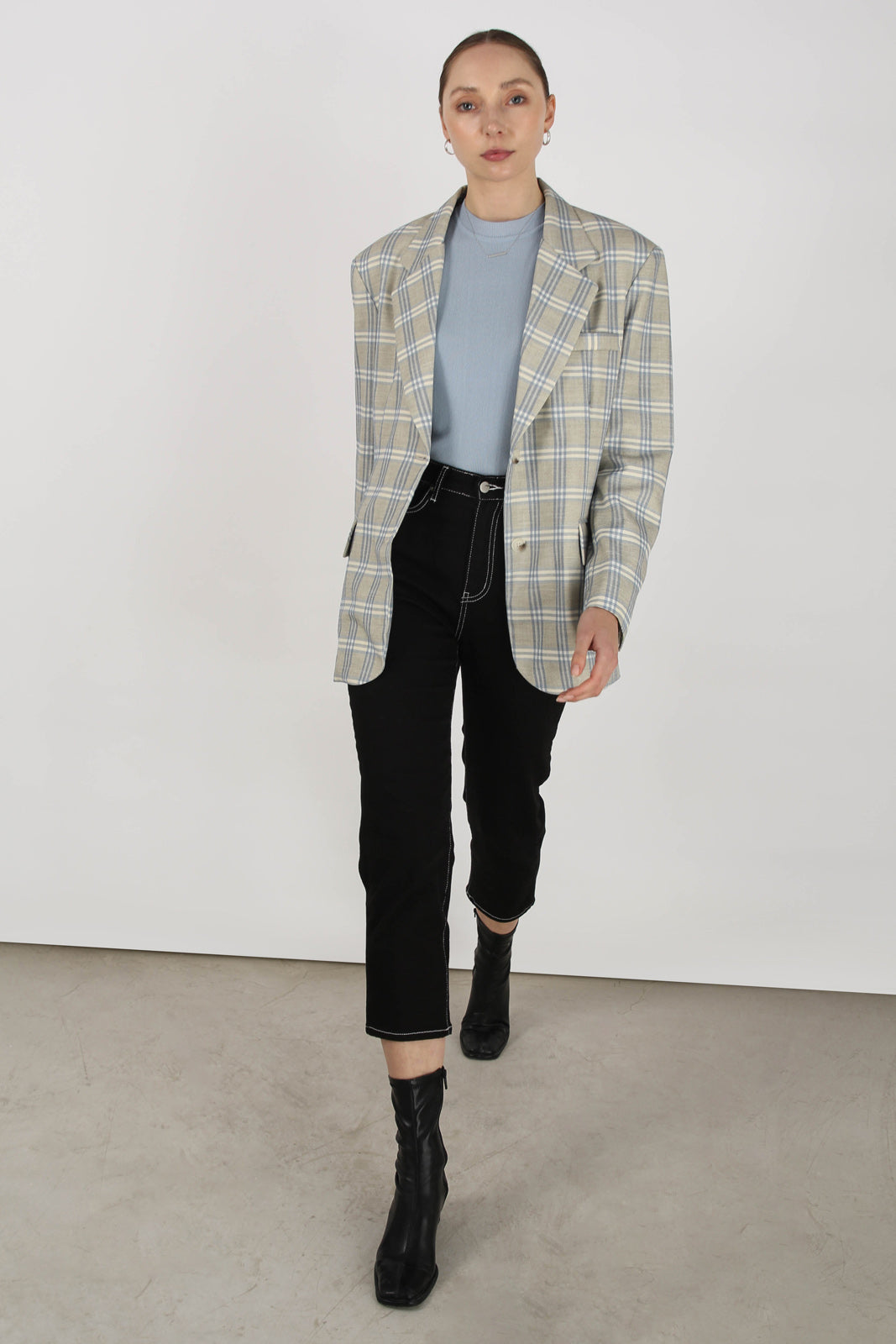Beige and blue single breasted checked blazer_3