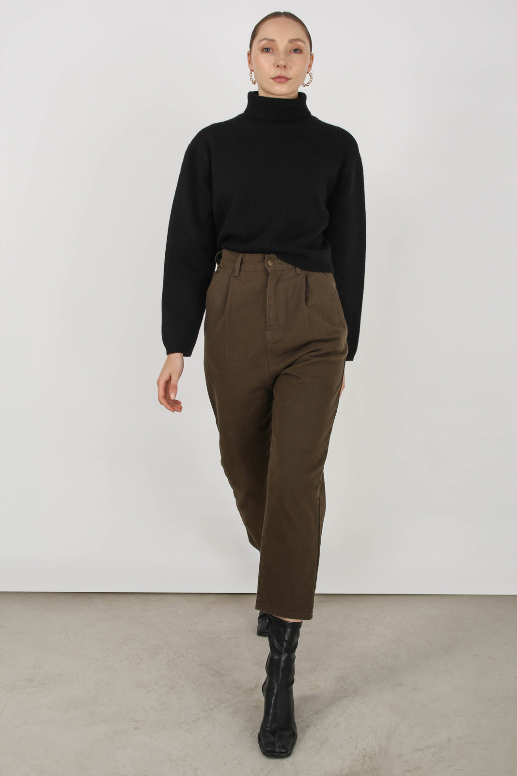 Black cropped turtleneck jumper_3