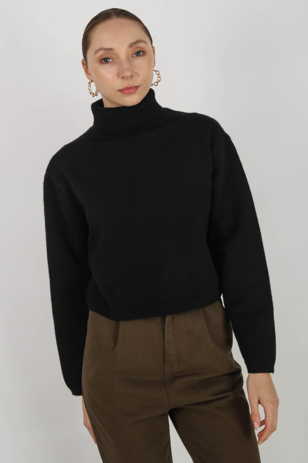 Black cropped turtleneck jumper_7