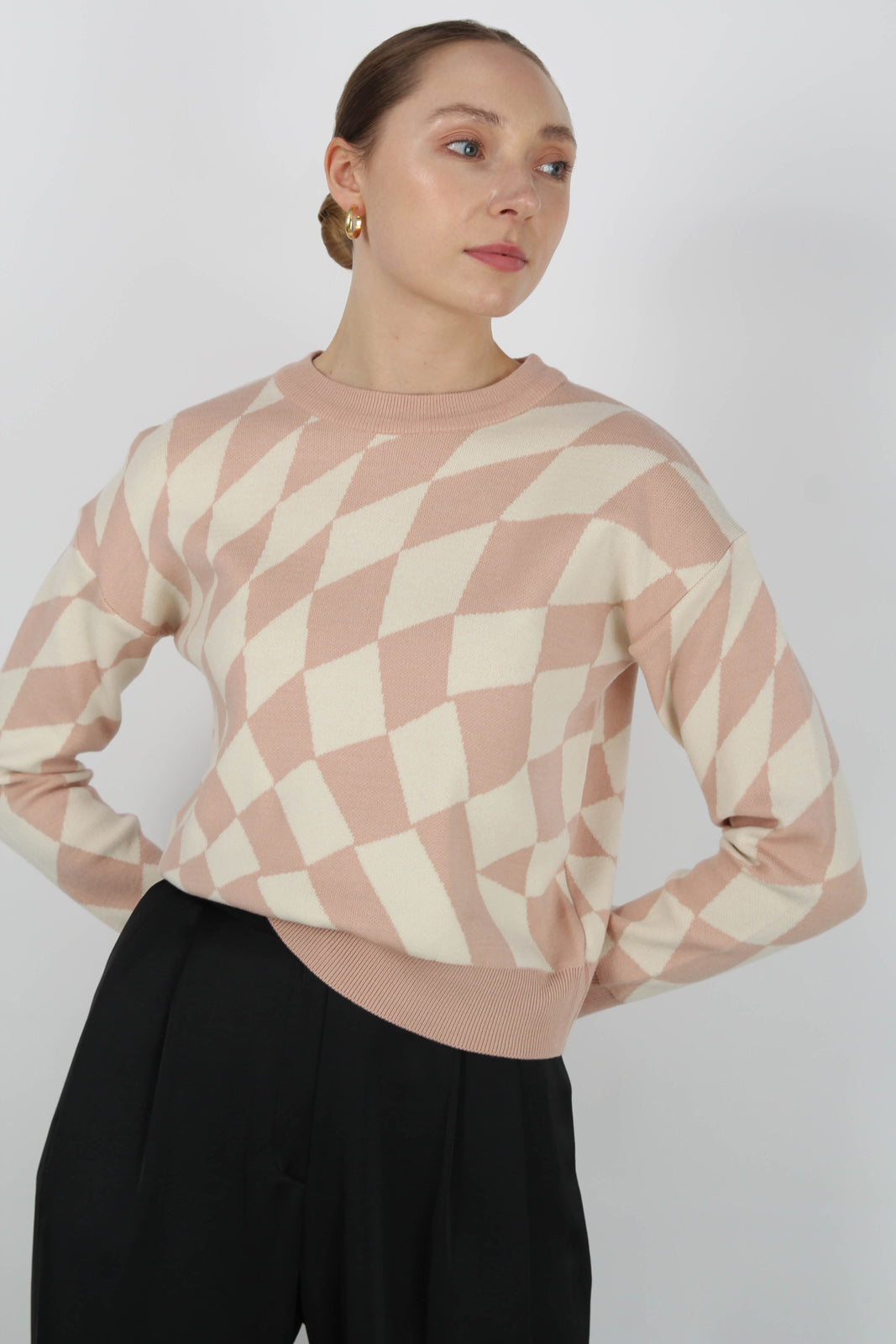 Pink and ivory psychedelic intarsia jumper_9