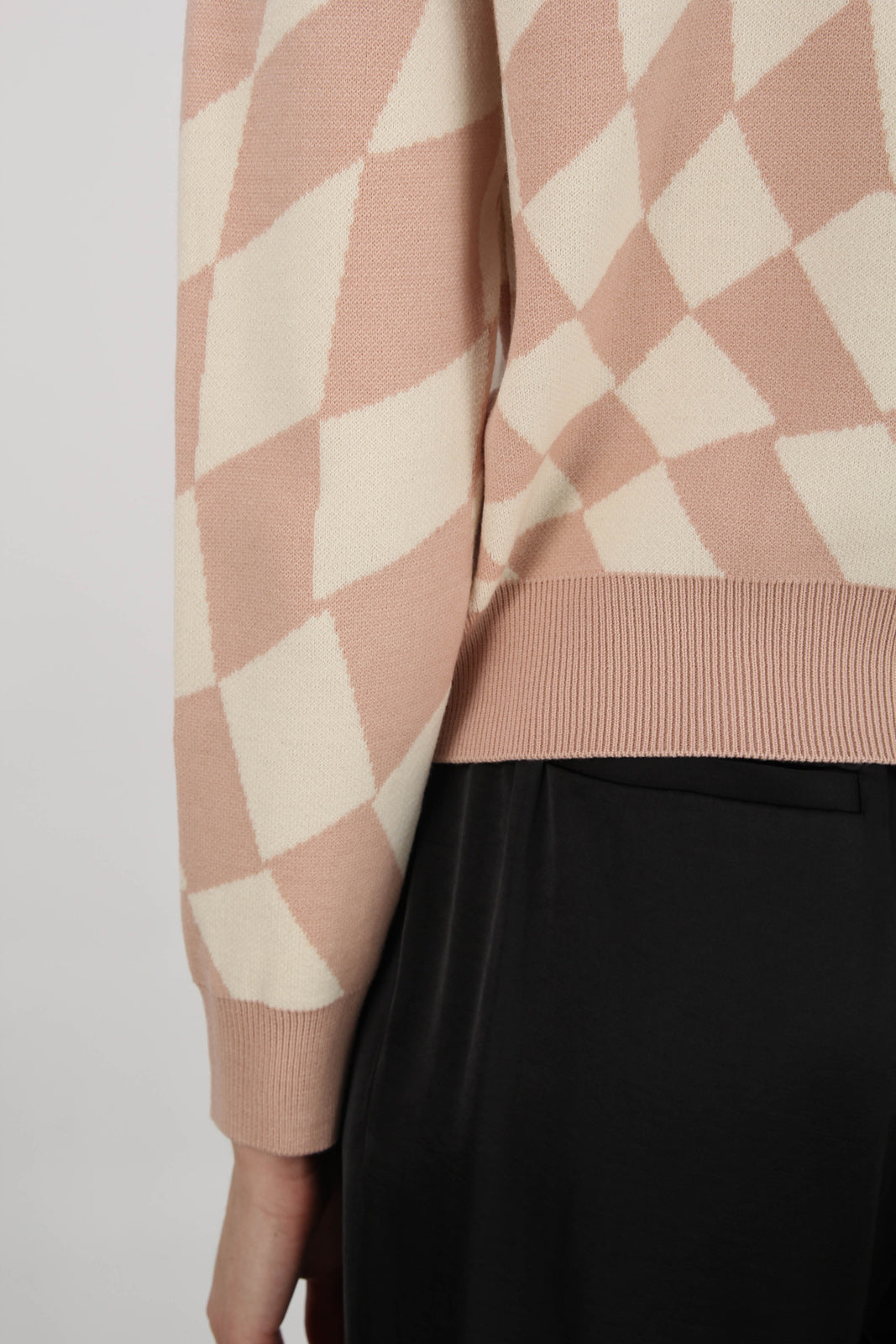 Pink and ivory psychedelic intarsia jumper_7