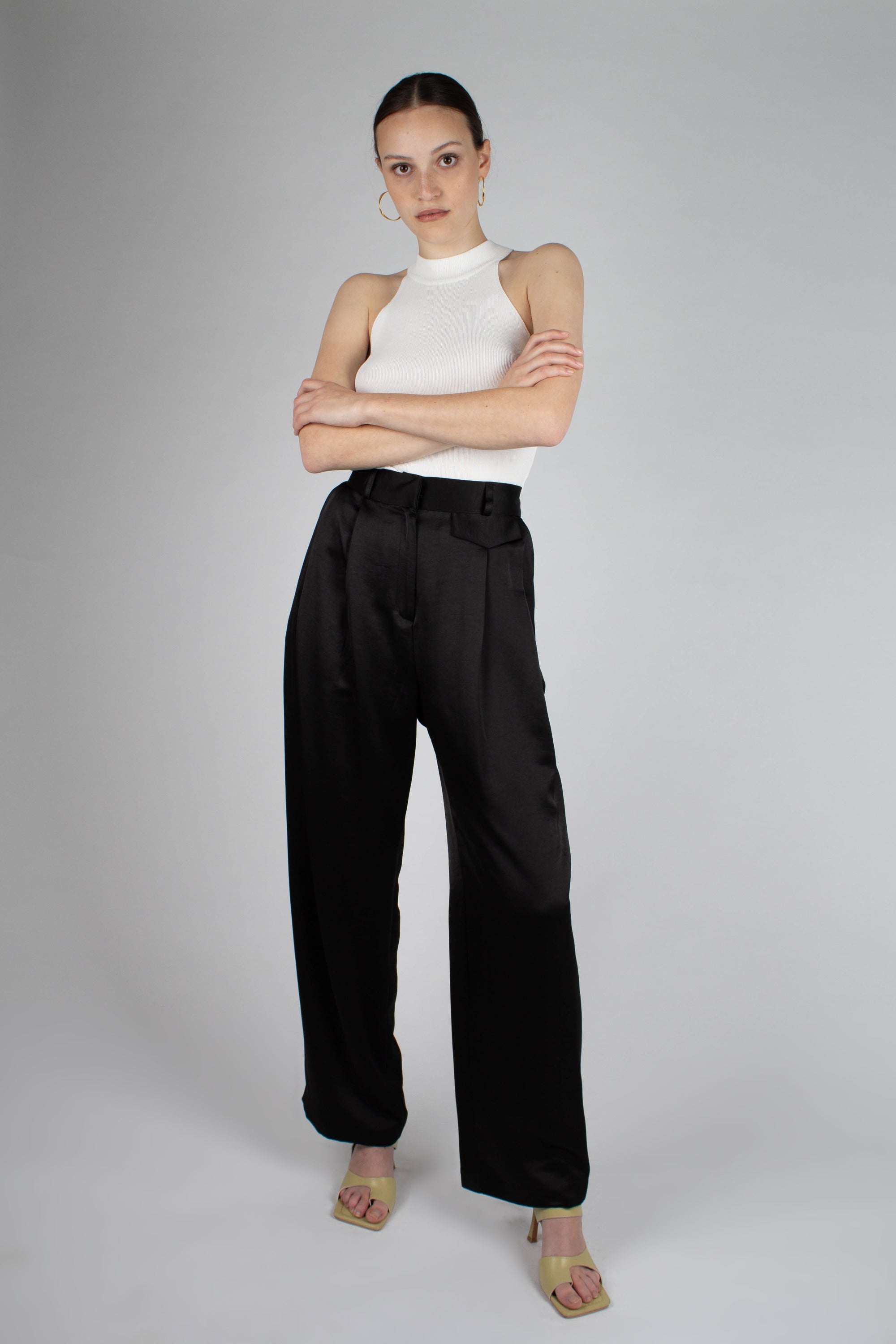 White mock neck sleeveless tank_6