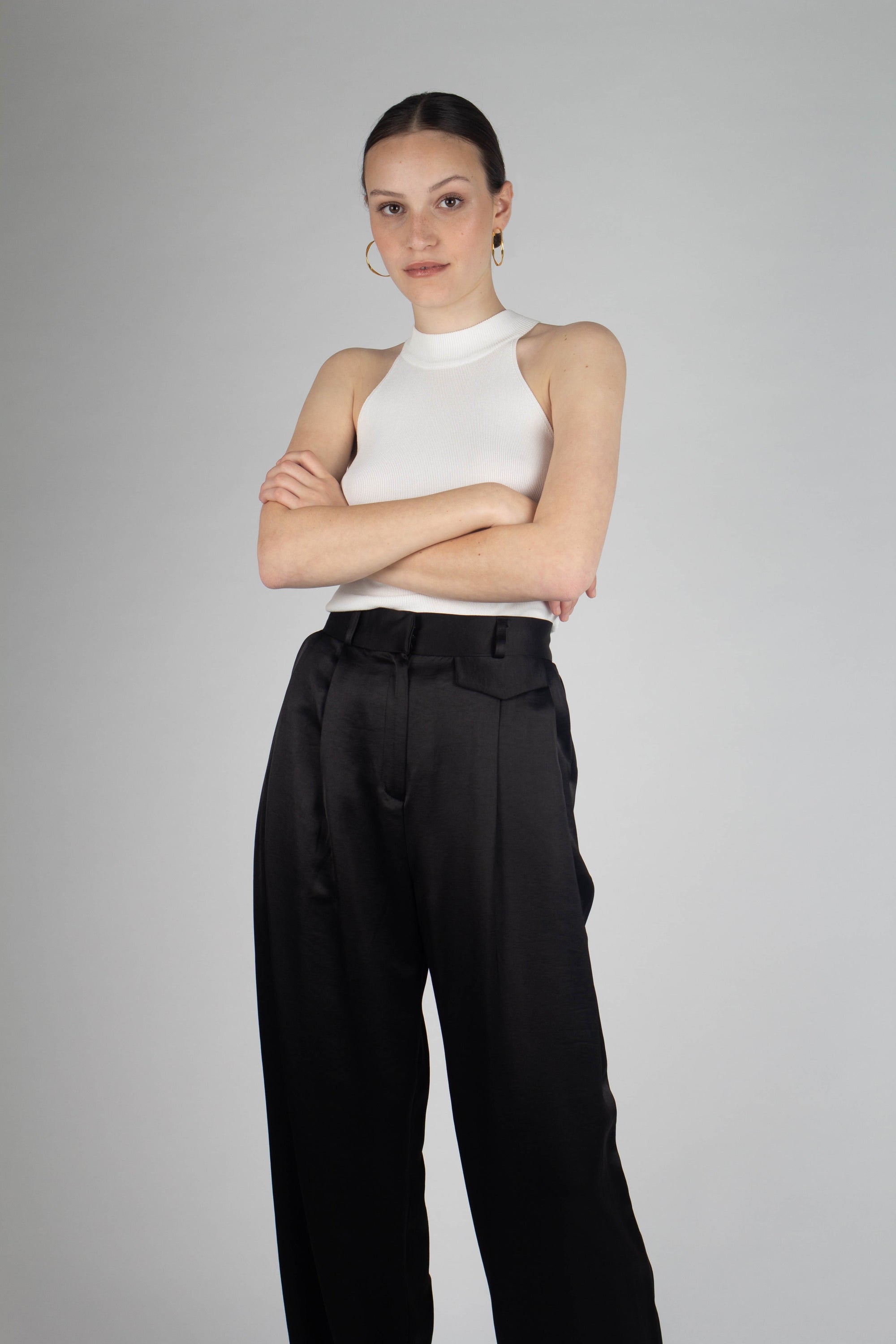 White mock neck sleeveless tank_4