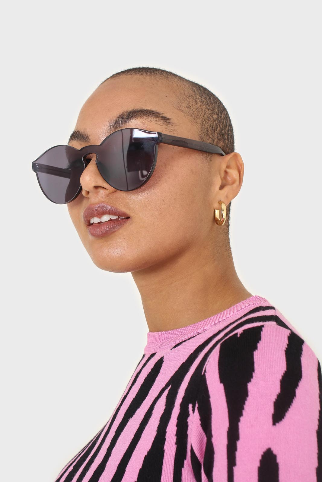 Charcoal frameless round sunglasses_7