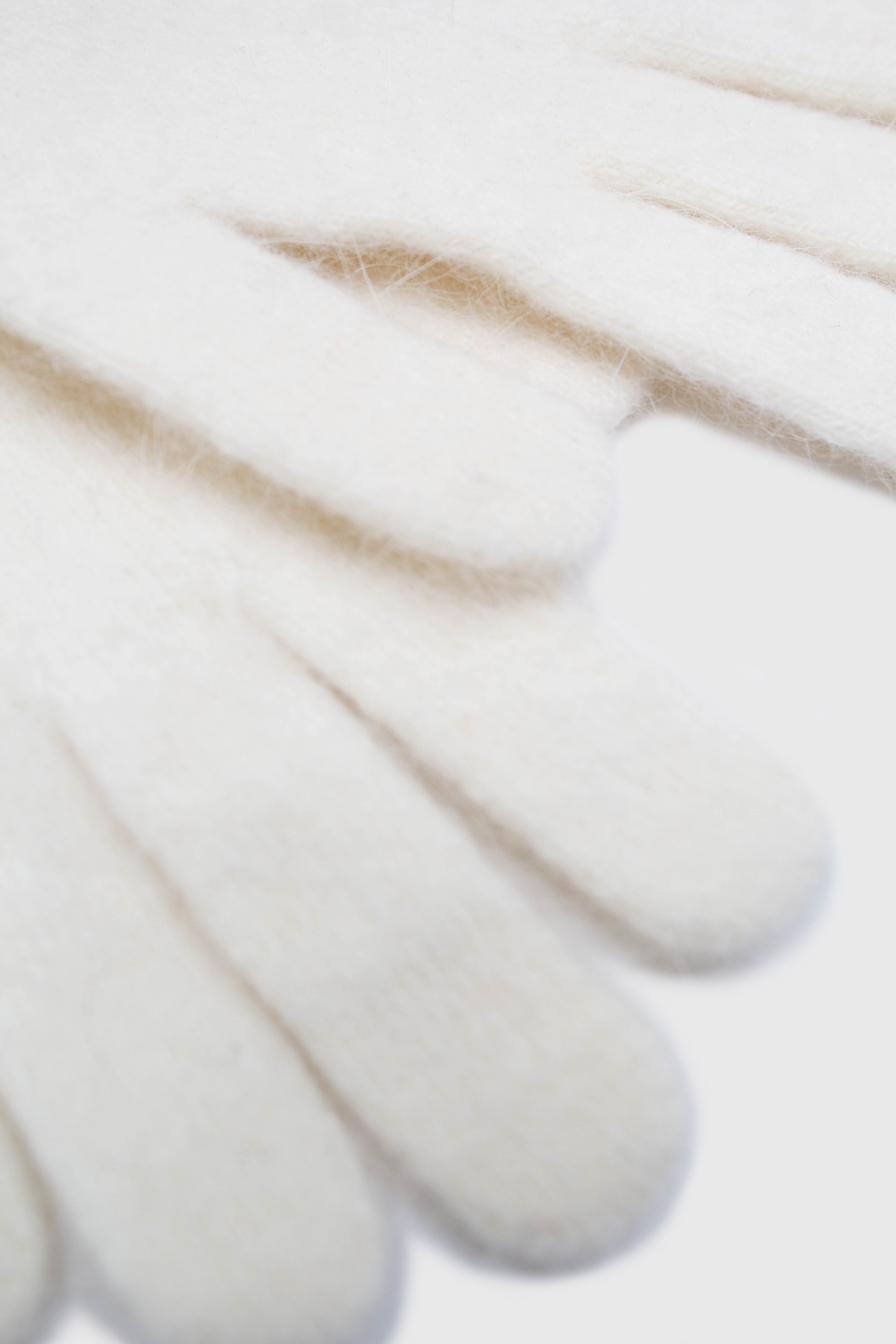 White mohair gloves_3