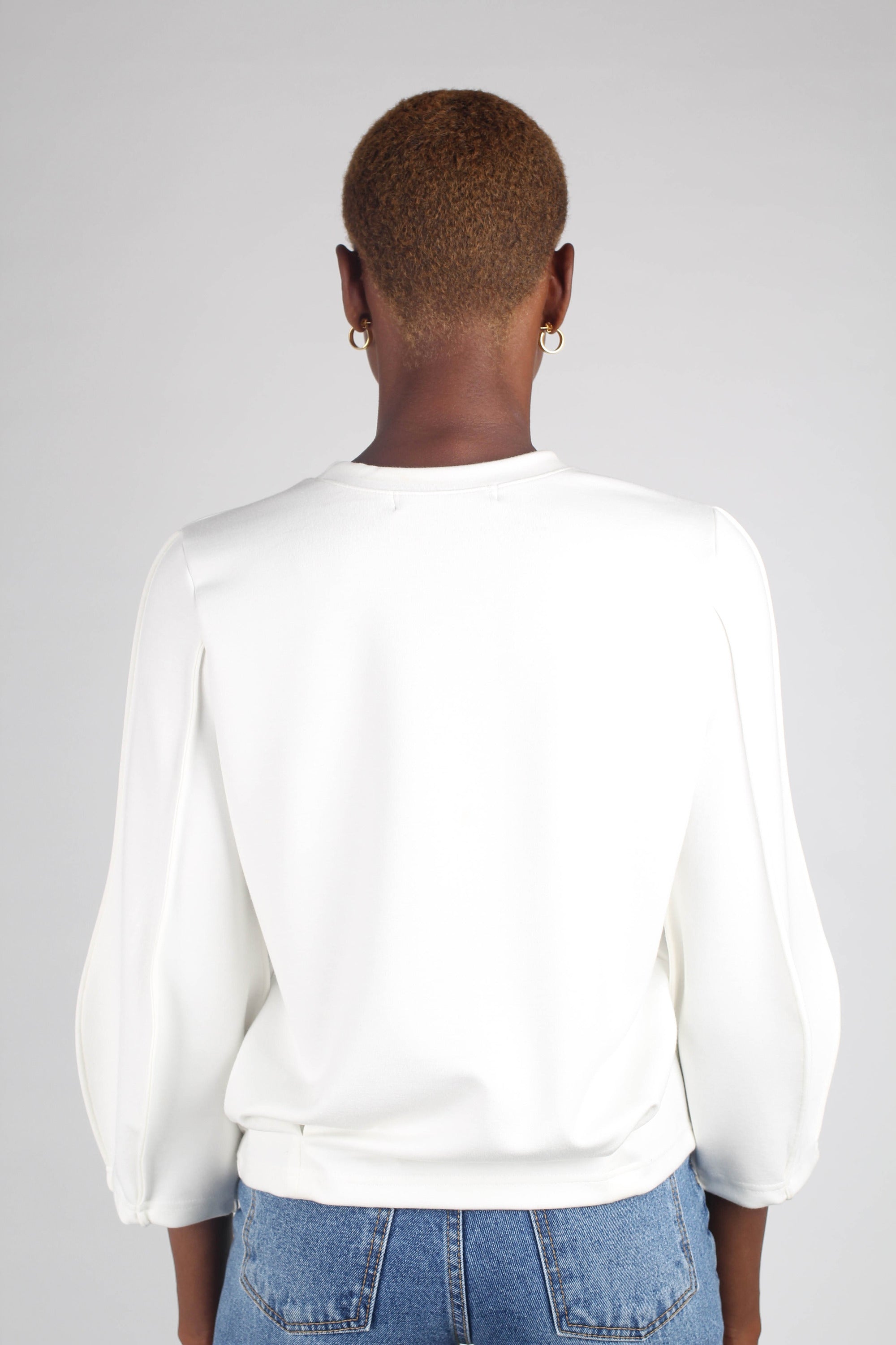 White sharp seamed sleeve top_6