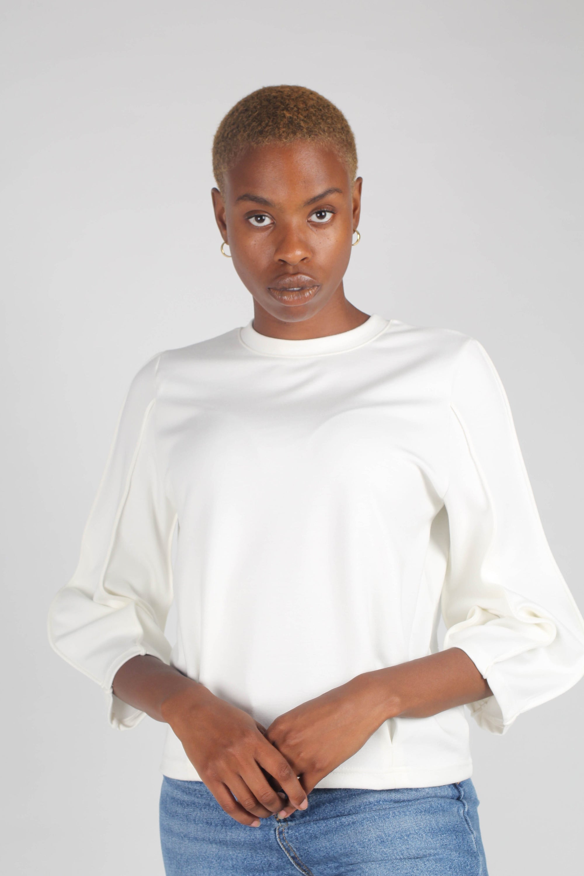 White sharp seamed sleeve top_4