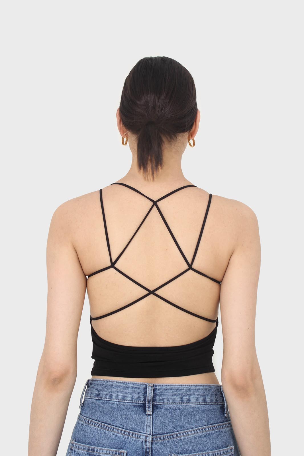 Black strappy back shrunken tank_1
