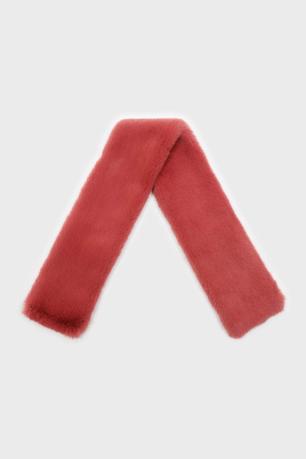 Deep pink thick faux fur tuck scarf_1