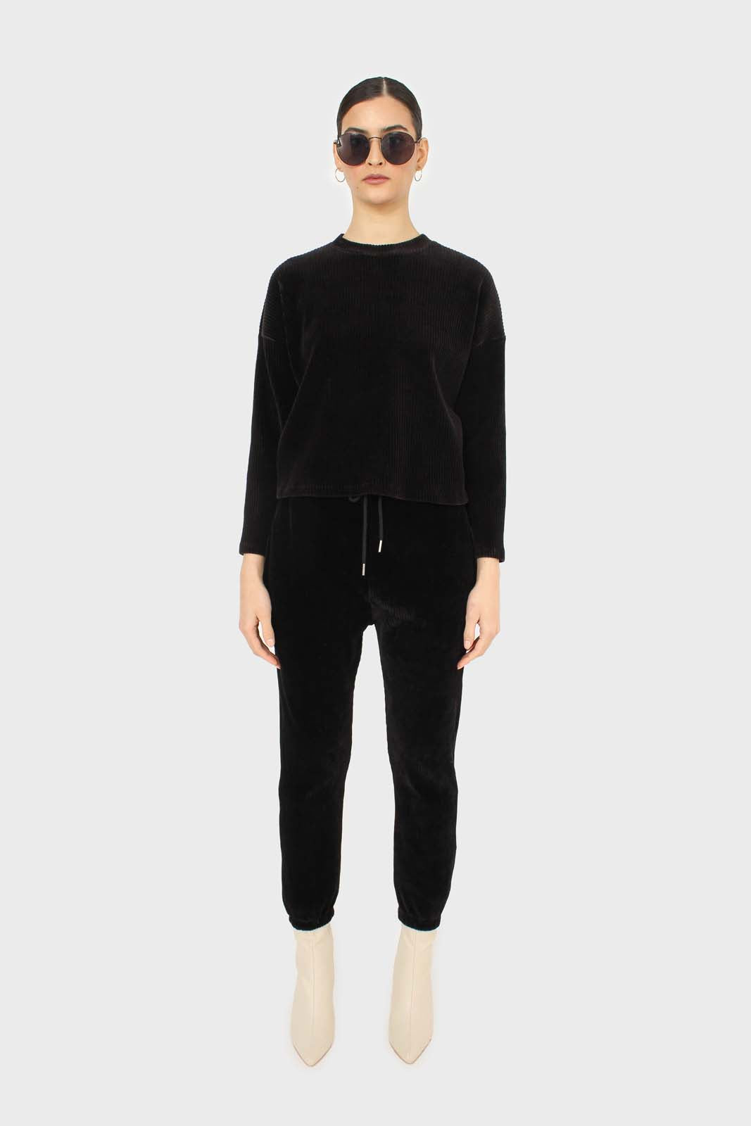 Black ribbed velvet long sleeved top_3