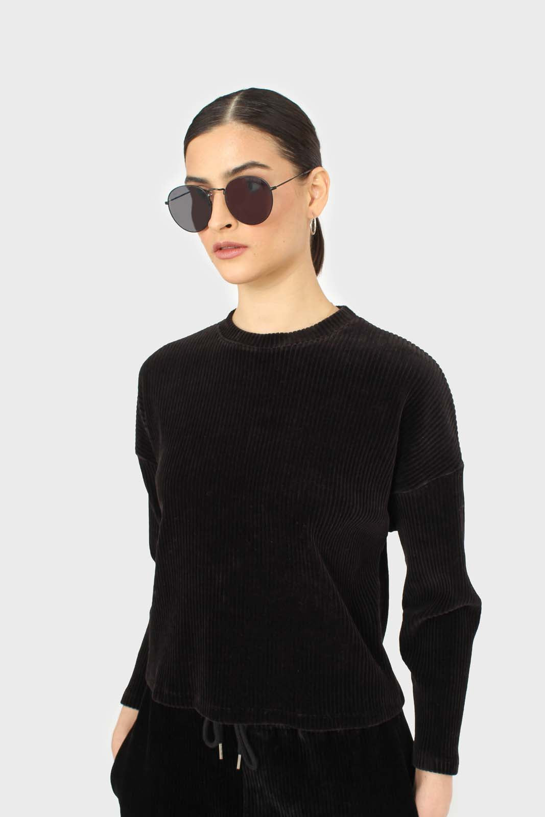 Black ribbed velvet long sleeved top_1