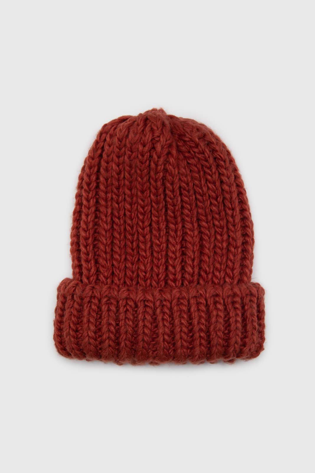 Rusty orange ribbed black feather pom pom hat_2