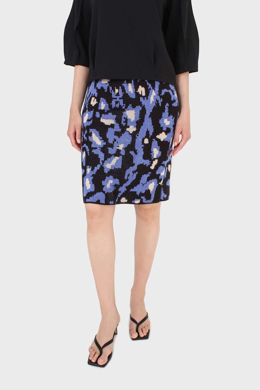 Blue and ivory leopard jacquard knit skirt_4