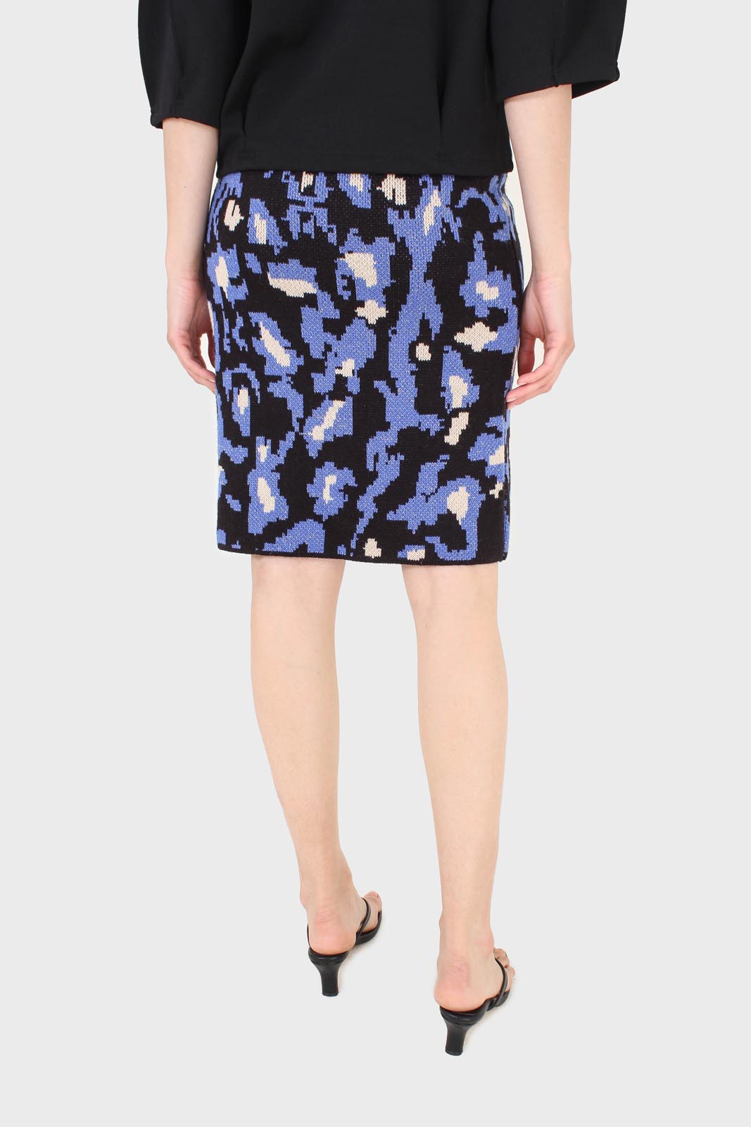 Blue and ivory leopard jacquard knit skirt_5