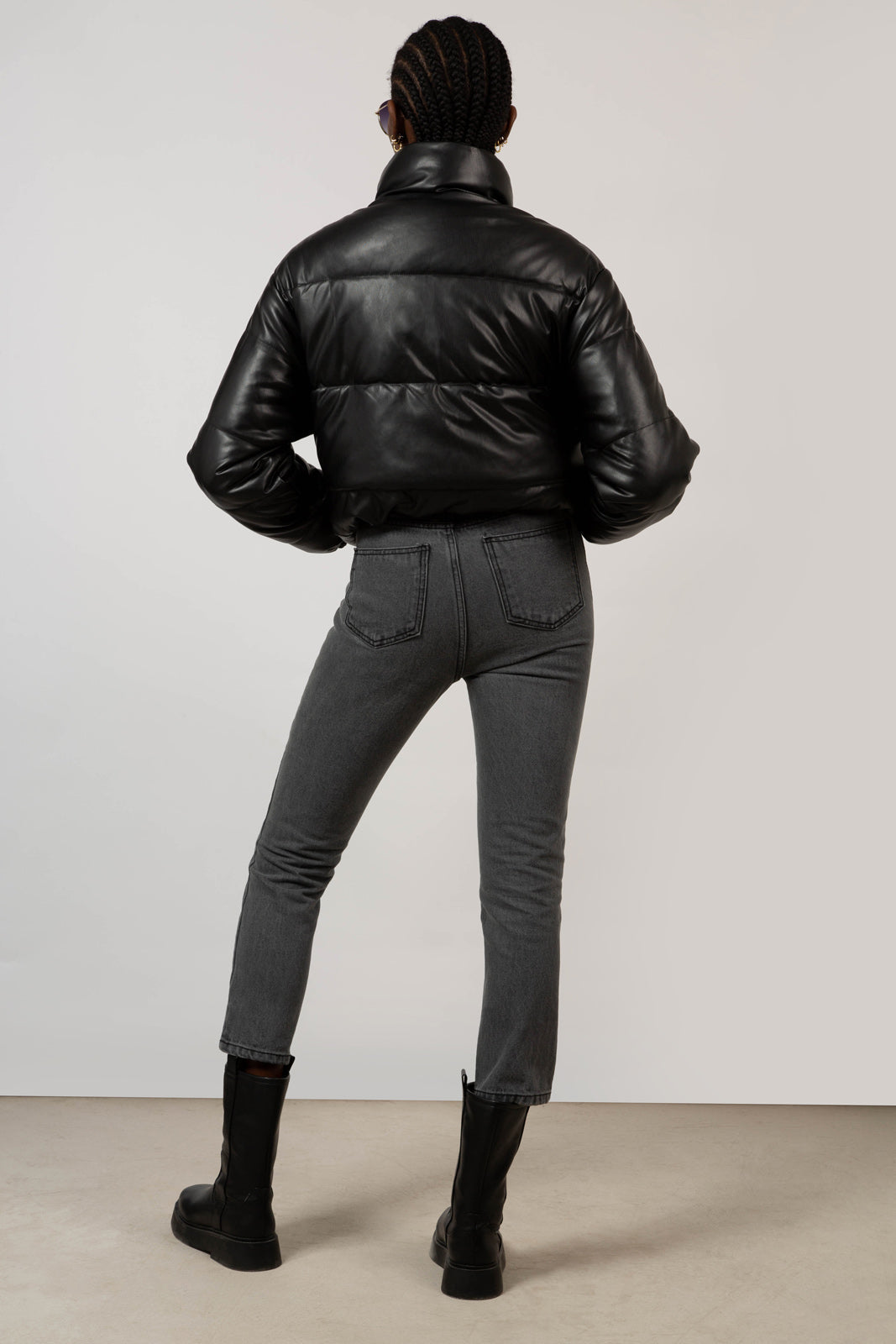Black vegan leather cropped puffer jacket_10