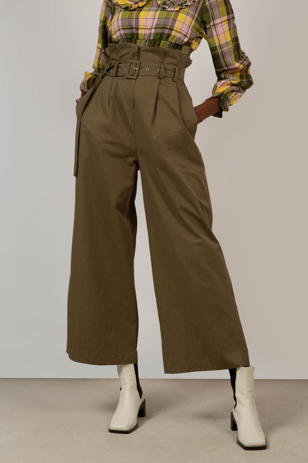 Khaki high waist belted trousers_1