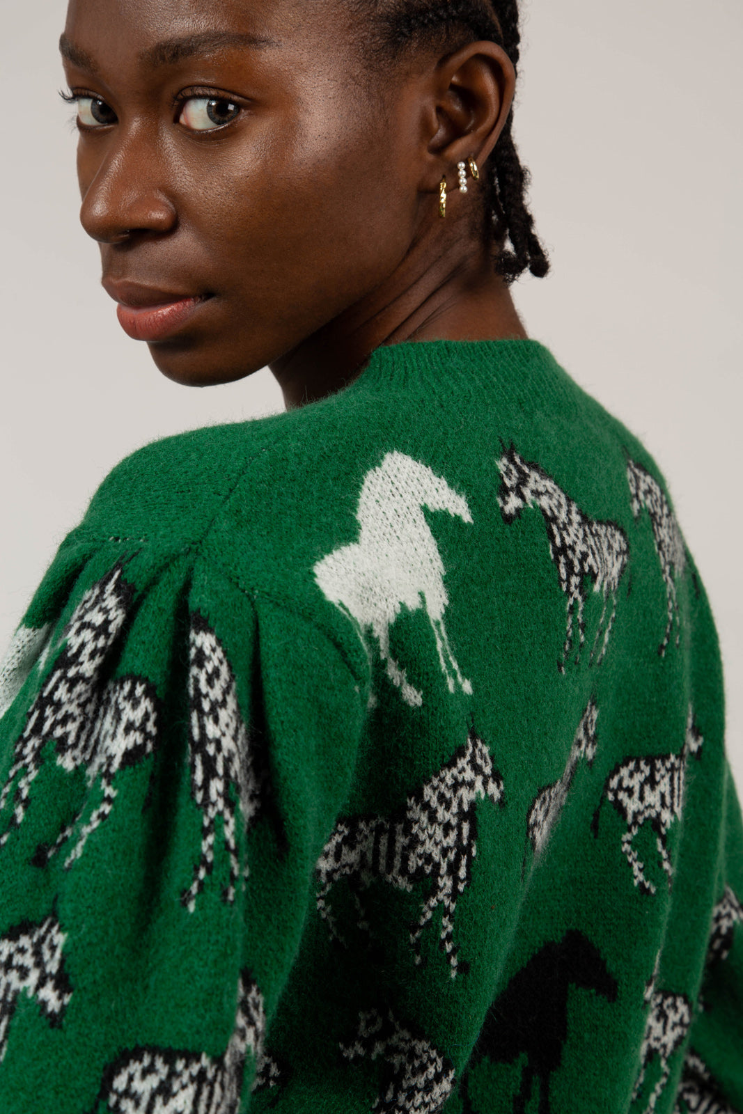 Green zebra intarsia puff sleeved cardigan_8