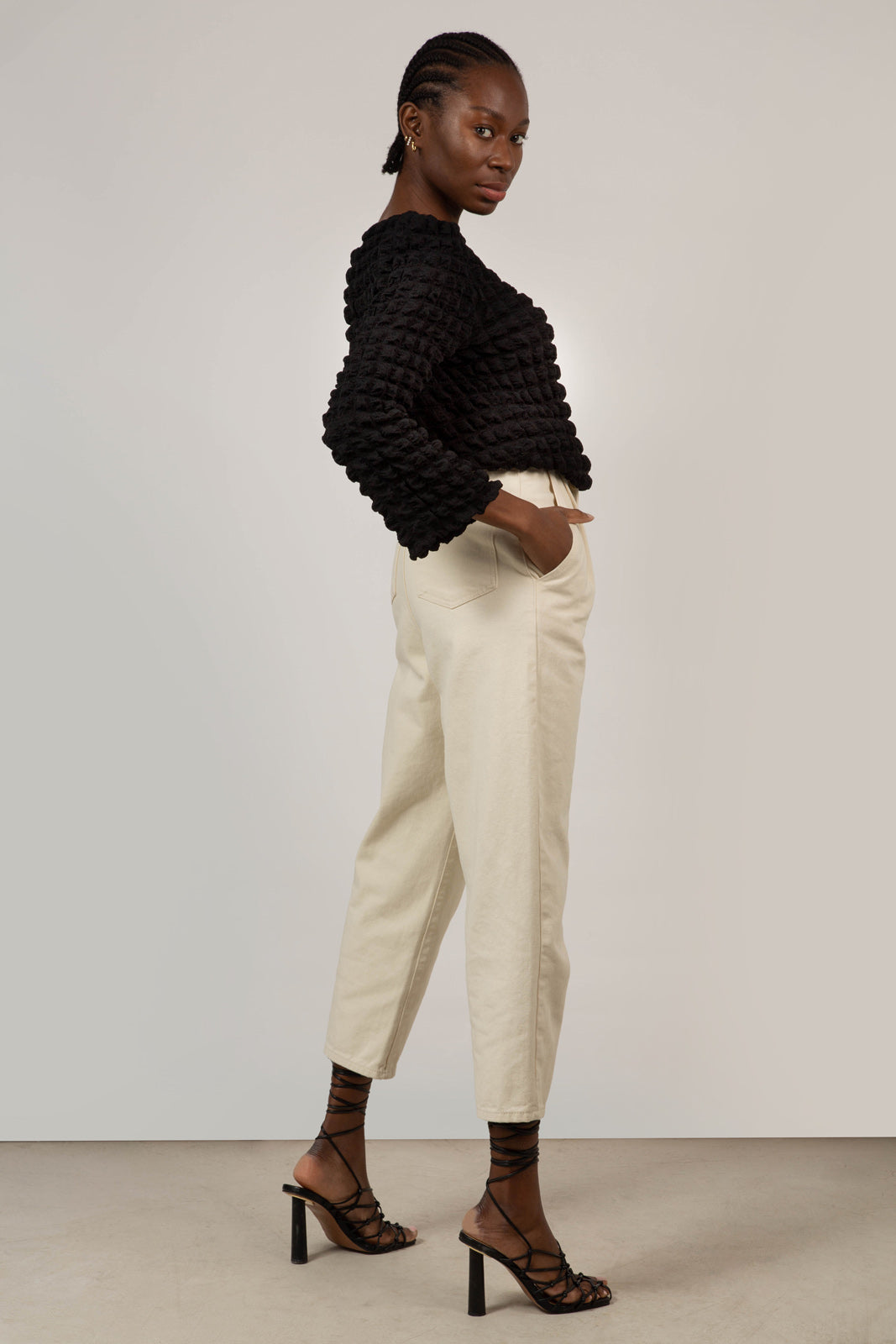 Black textured puff long sleeved top_8