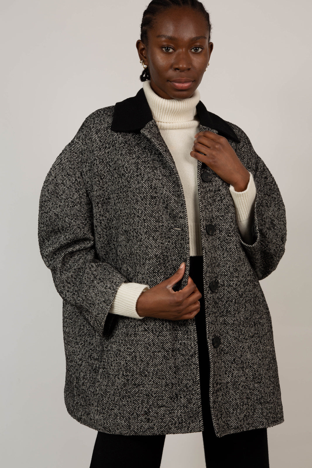 Black herringbone wool blend short coat_1