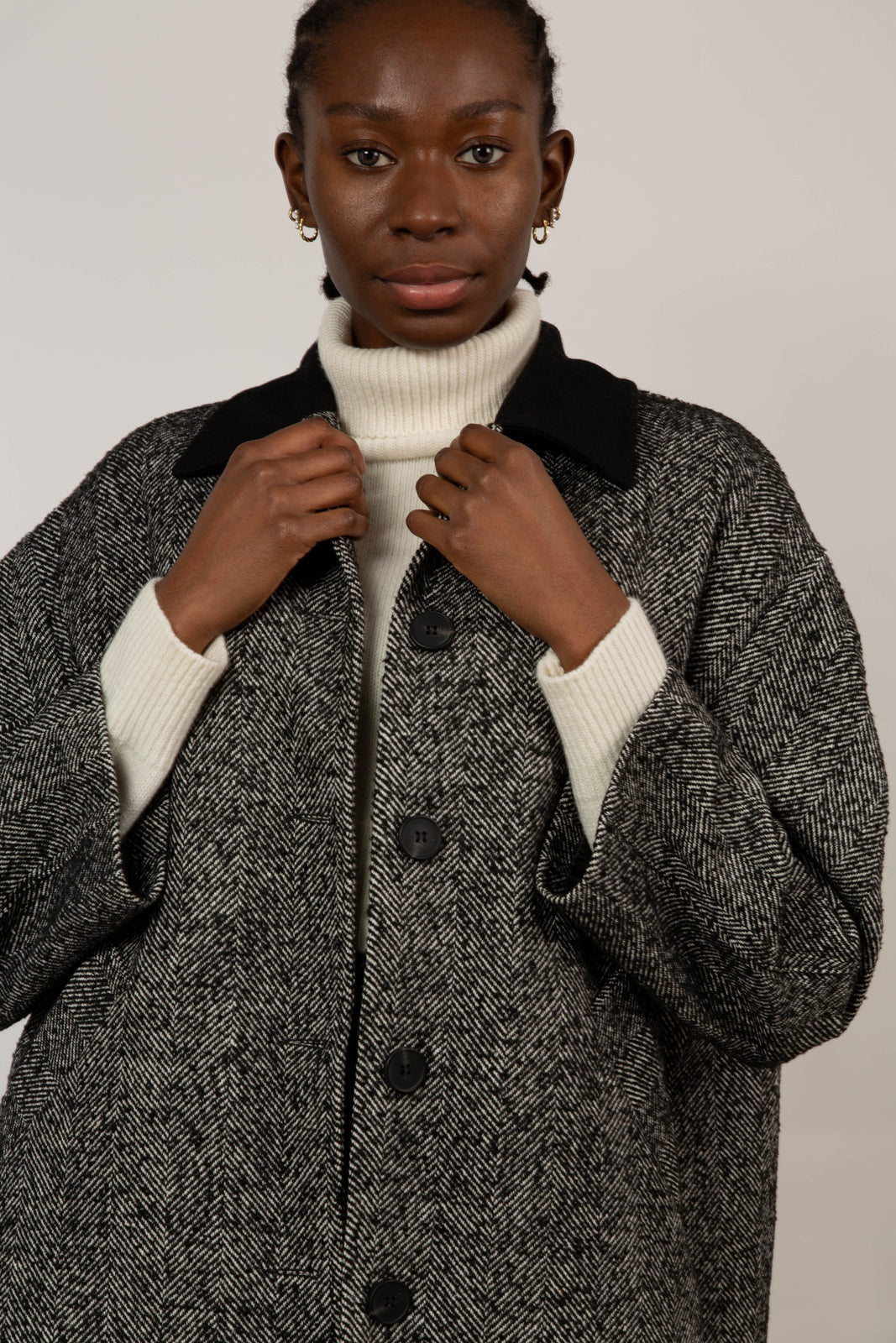 Black herringbone wool blend short coat_7