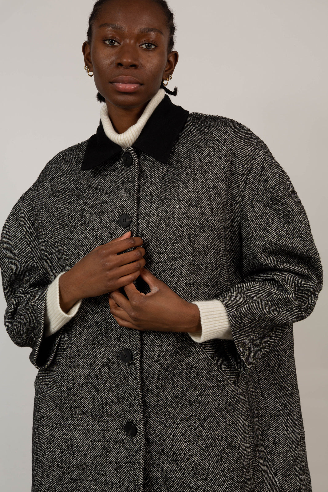 Black herringbone wool blend short coat_5