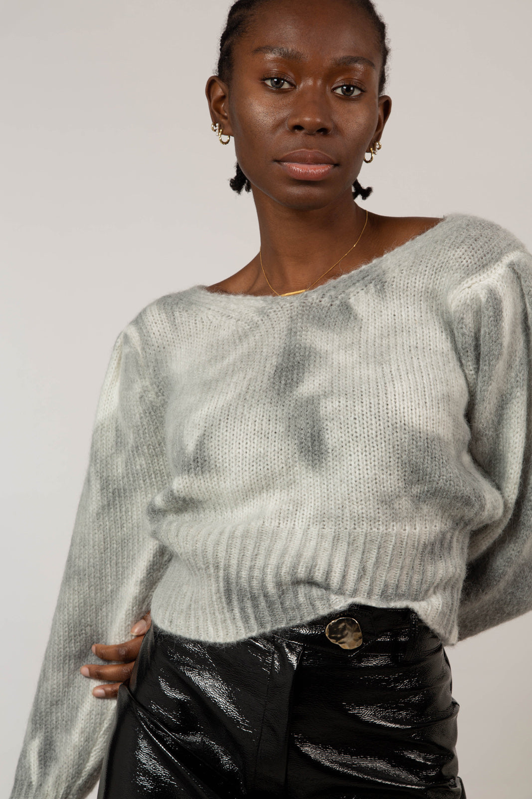 Grey tie-dye V-neck jumper_1