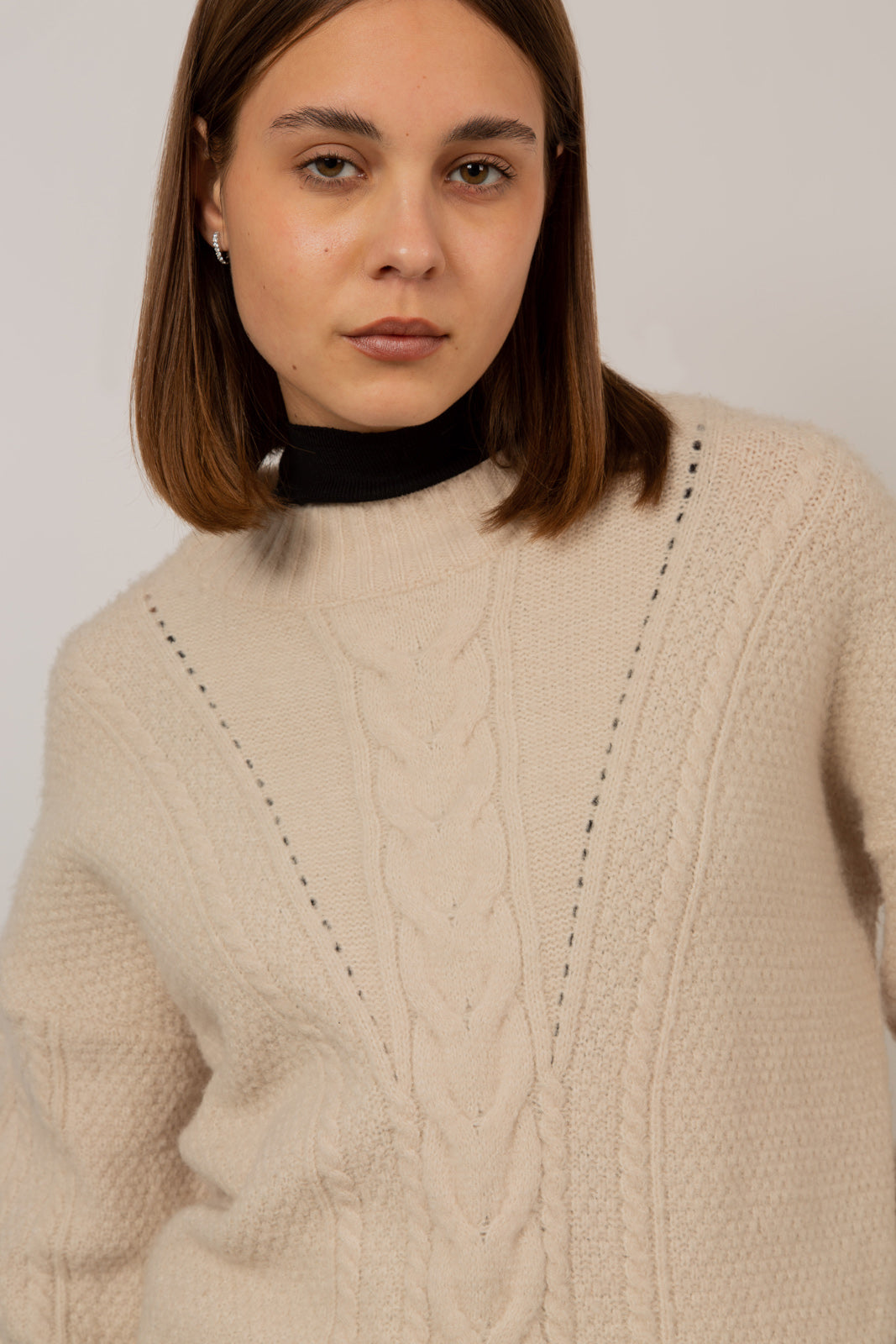 Beige V cable loose fit jumper_7
