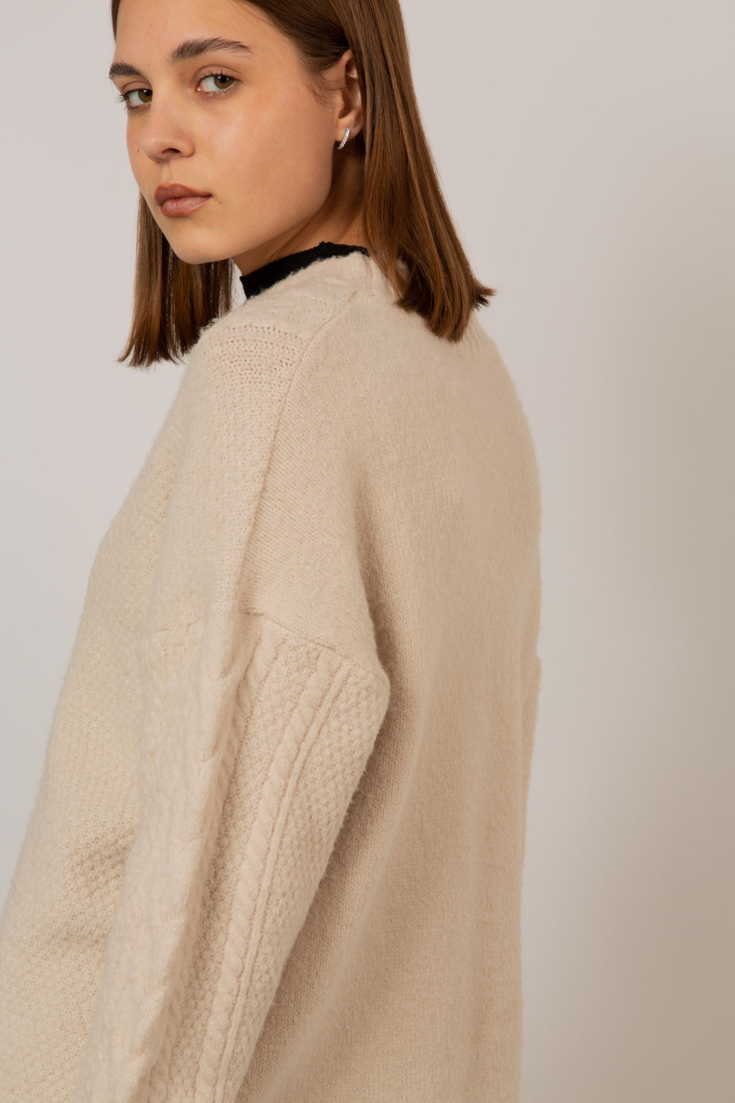 Beige V cable loose fit jumper_6