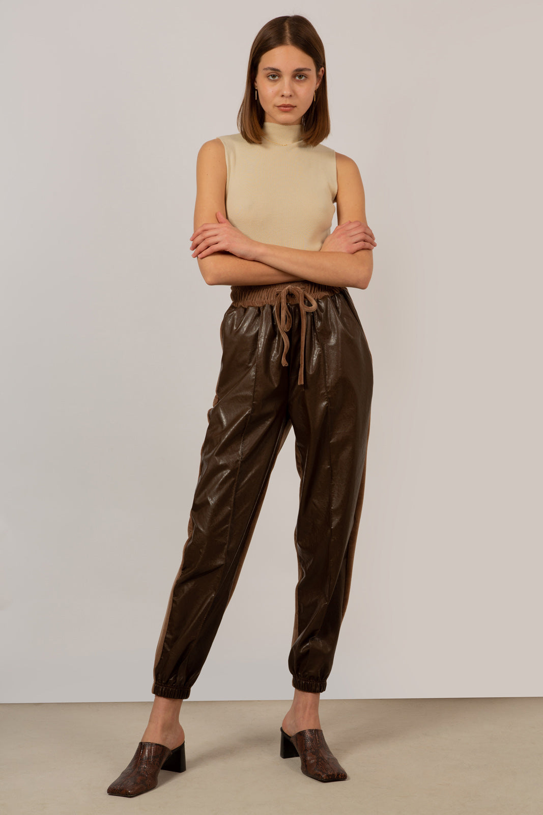 Brown velvet and vegan leather trousers_2