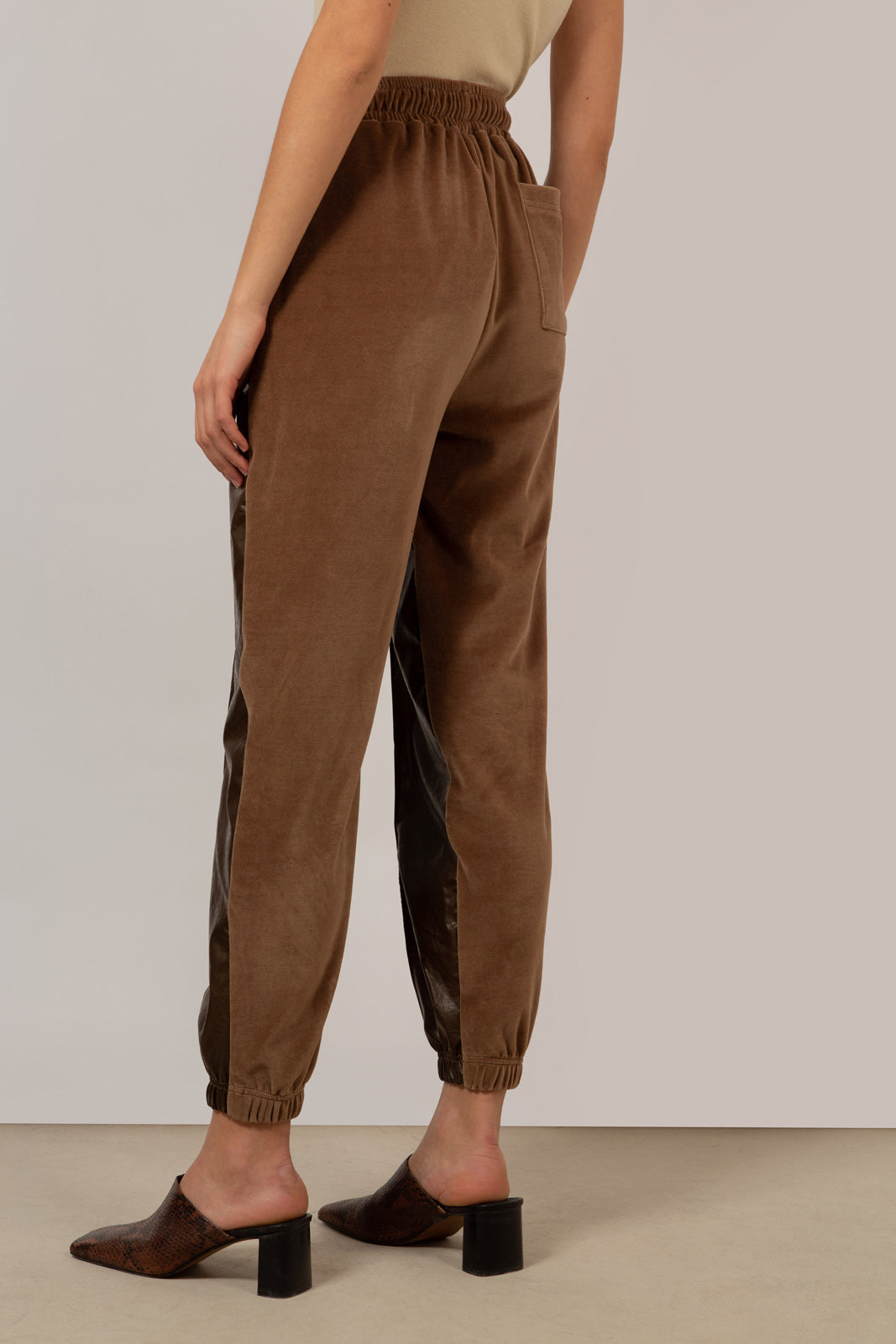 Brown velvet and vegan leather trousers_5