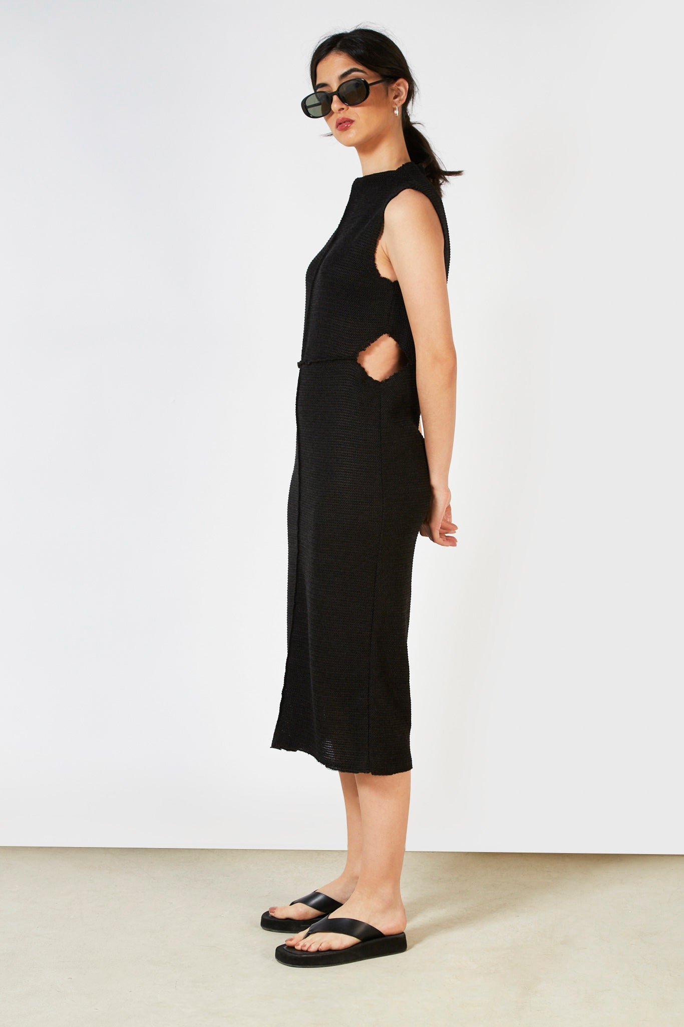 Black sleeveless knit dress_3